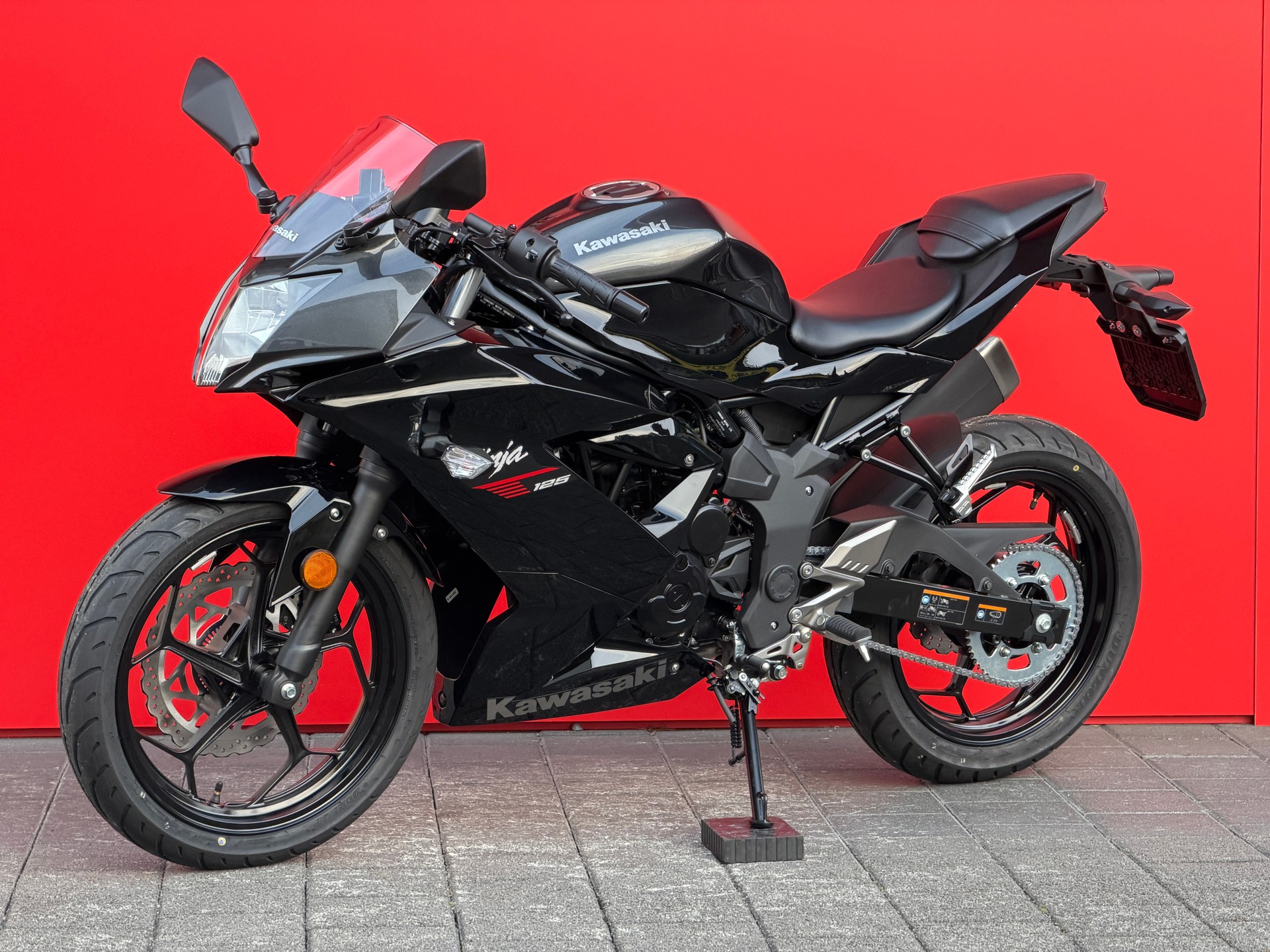 KAWASAKI Ninja 125 - 3