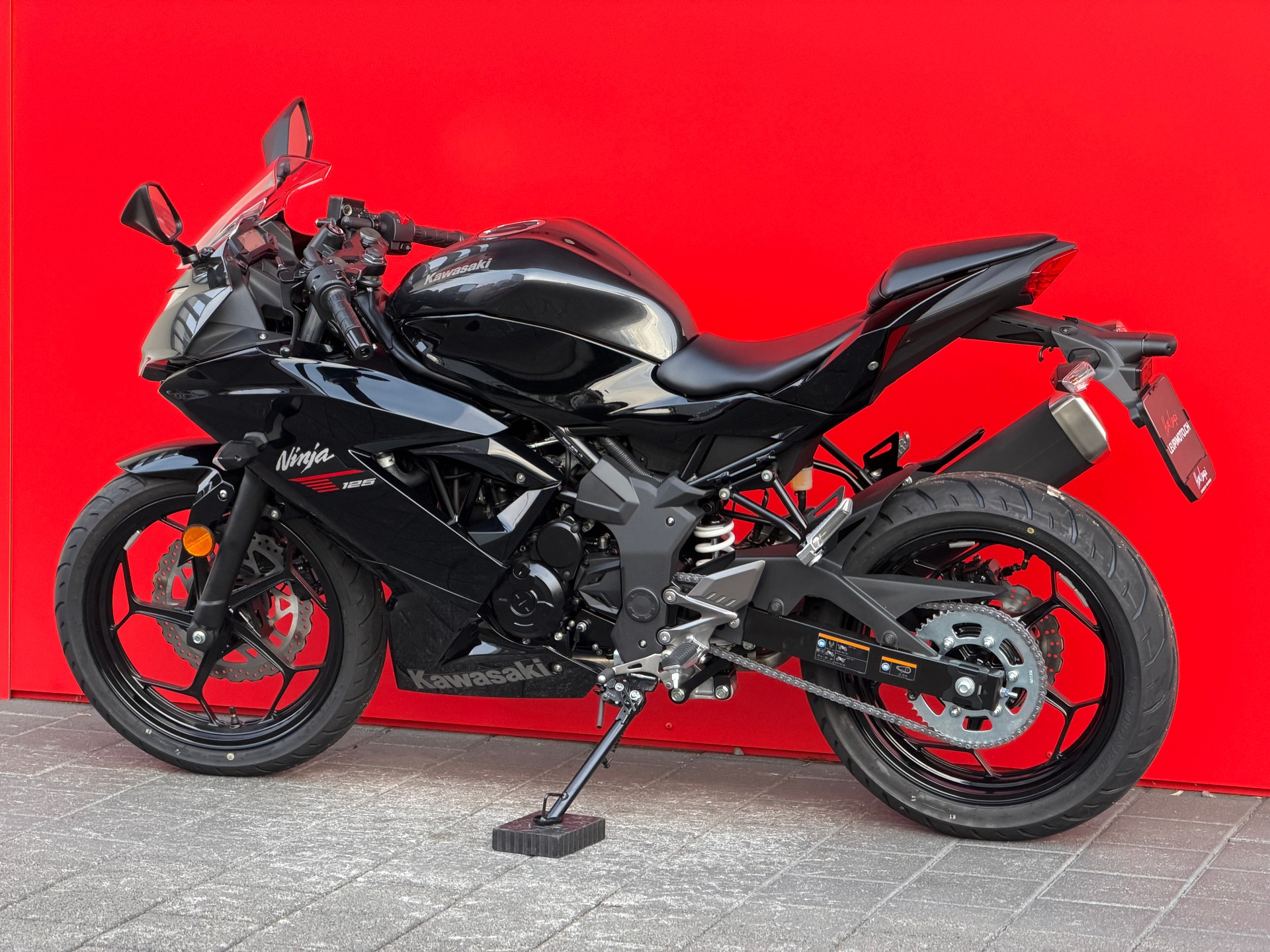 KAWASAKI Ninja 125 - 13