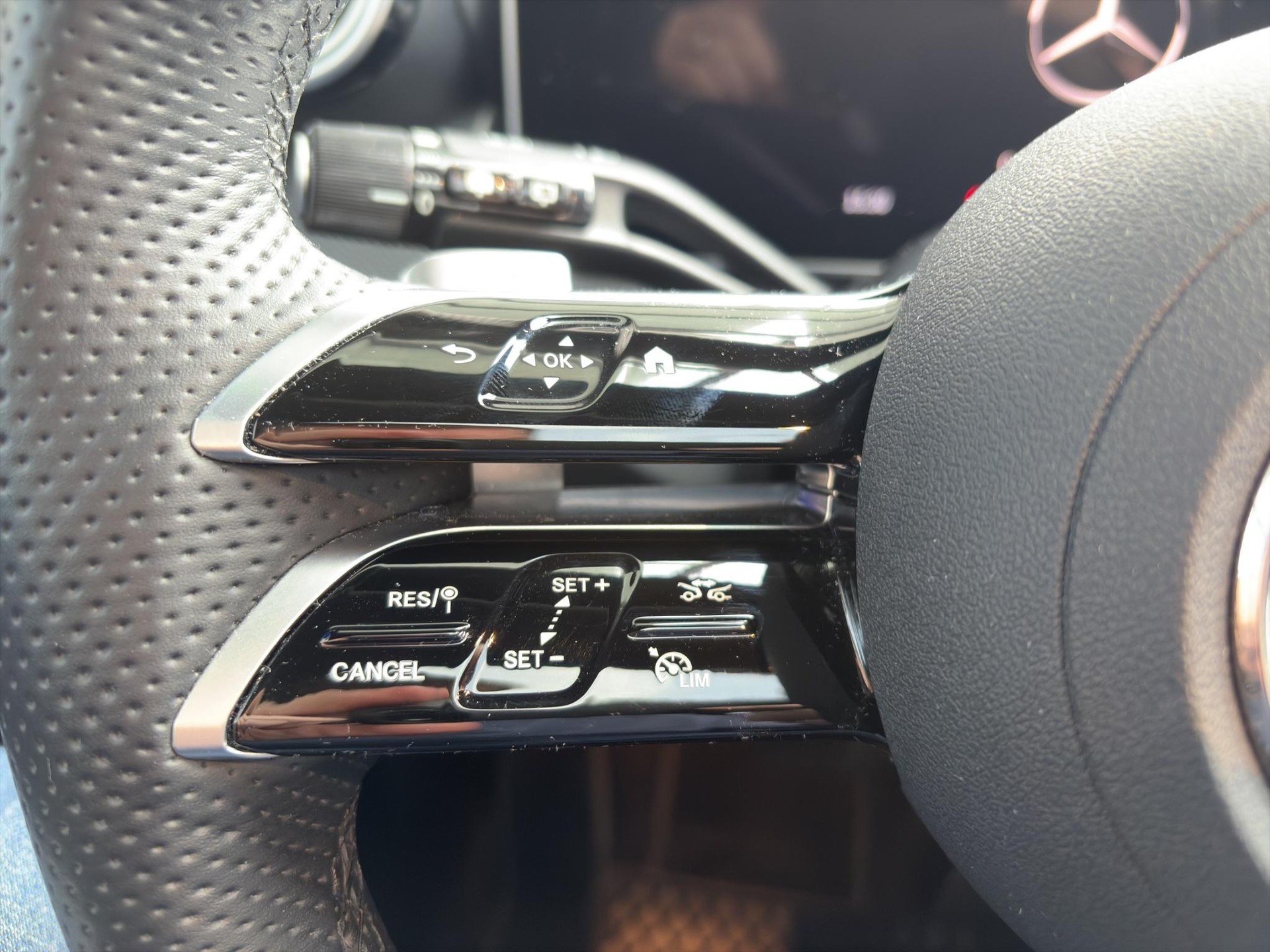 MERCEDES-BENZ GLC 220 d AMG Line 4matic - 11