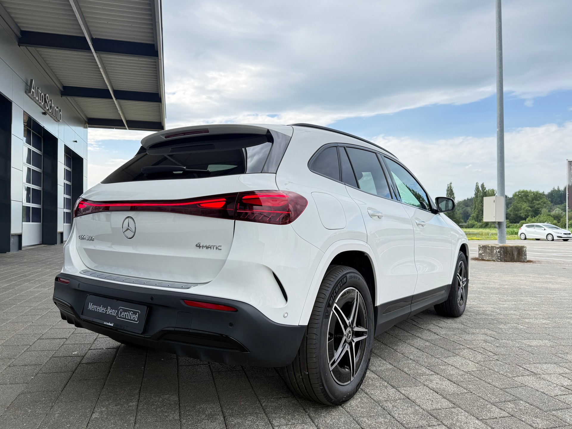 MERCEDES-BENZ EQA 350 AMG Line 4Matic Swiss Star - 2