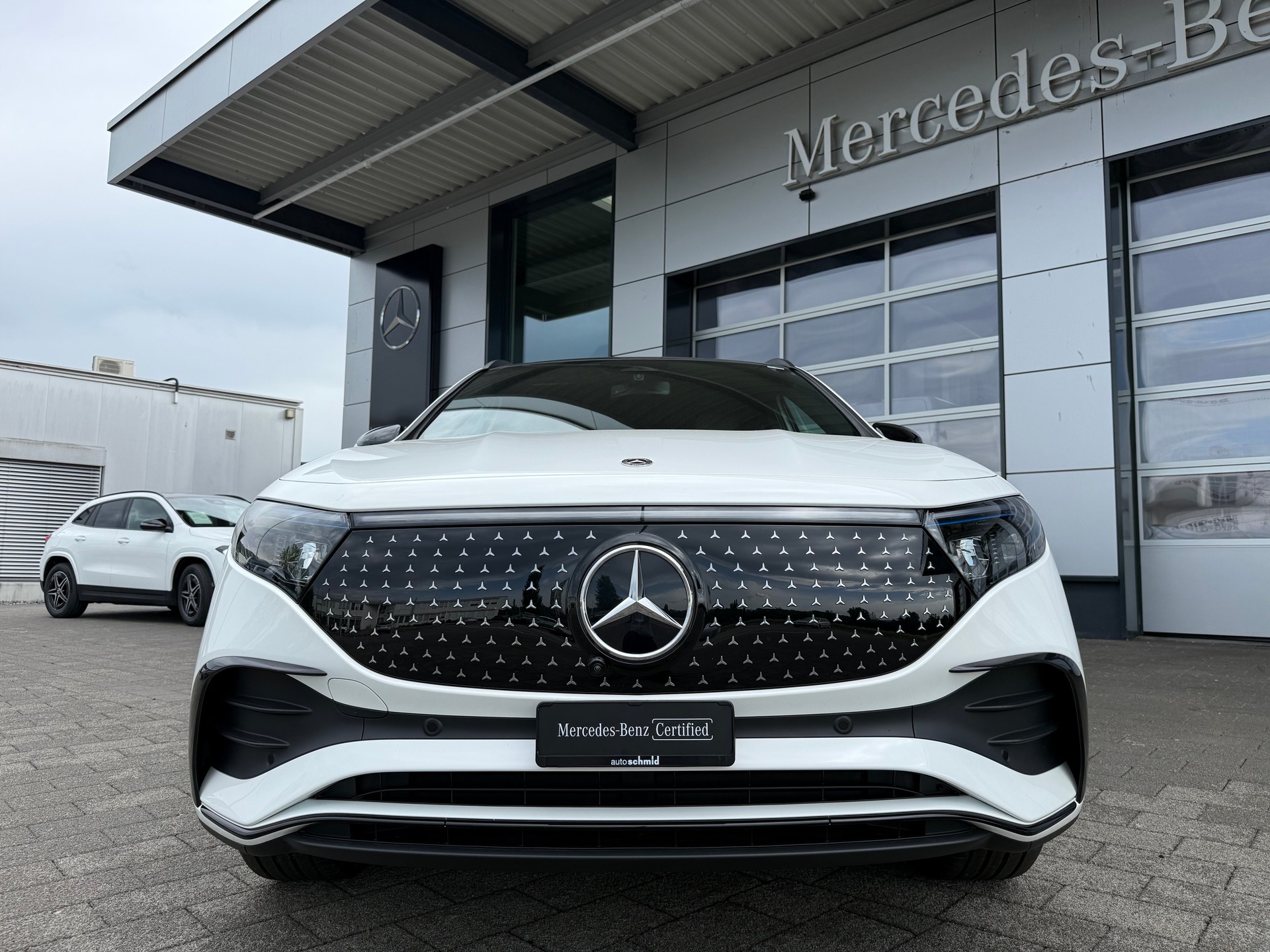 MERCEDES-BENZ EQA 350 AMG Line 4Matic Swiss Star - 3