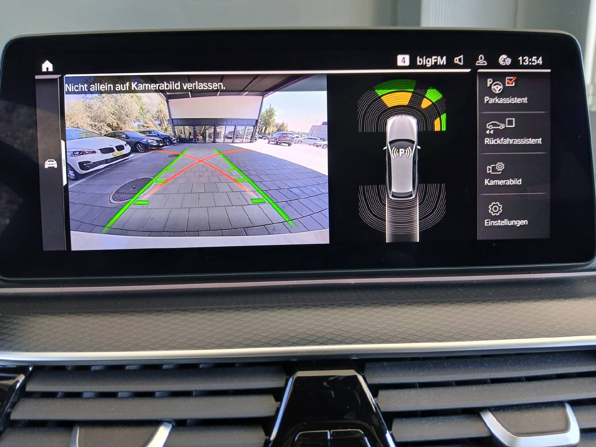 BMW 530d xDrive SAG Touring-12