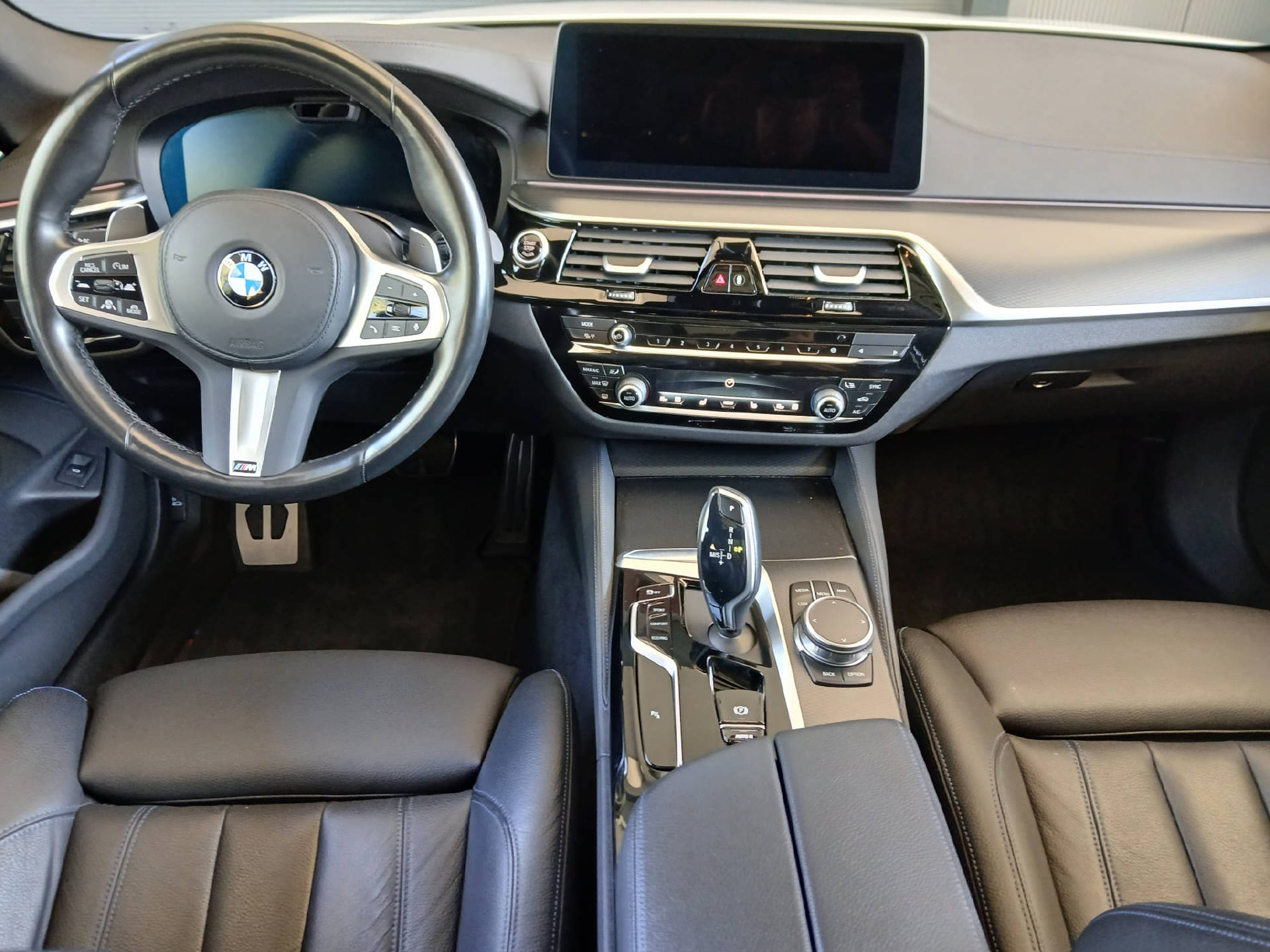 BMW 530d xDrive SAG Touring-6