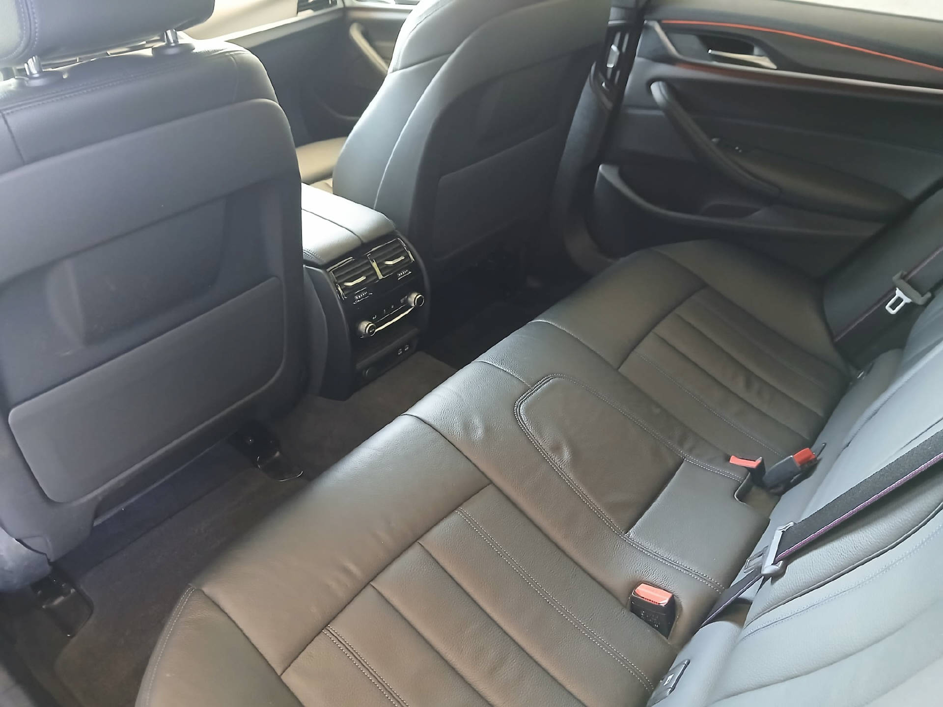 BMW 530d xDrive SAG Touring-7