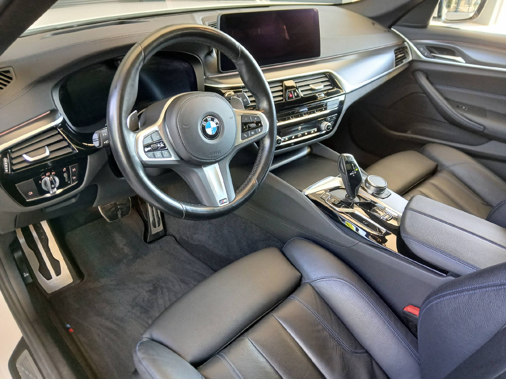 BMW 530d xDrive SAG Touring-5
