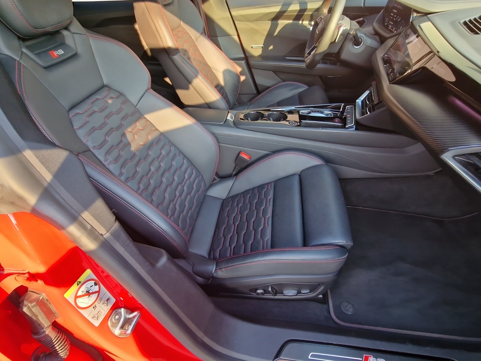 AUDI RS e-tron GT quattro - 14