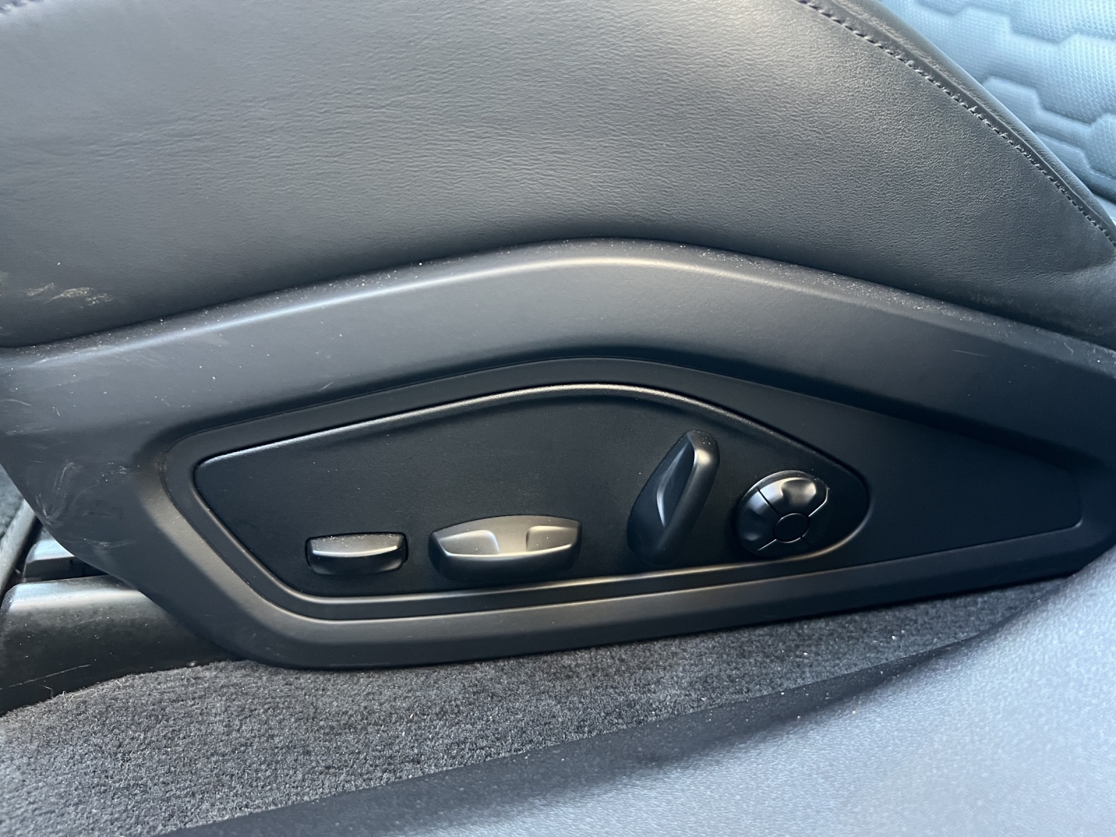 AUDI e-tron GT quattro - 14