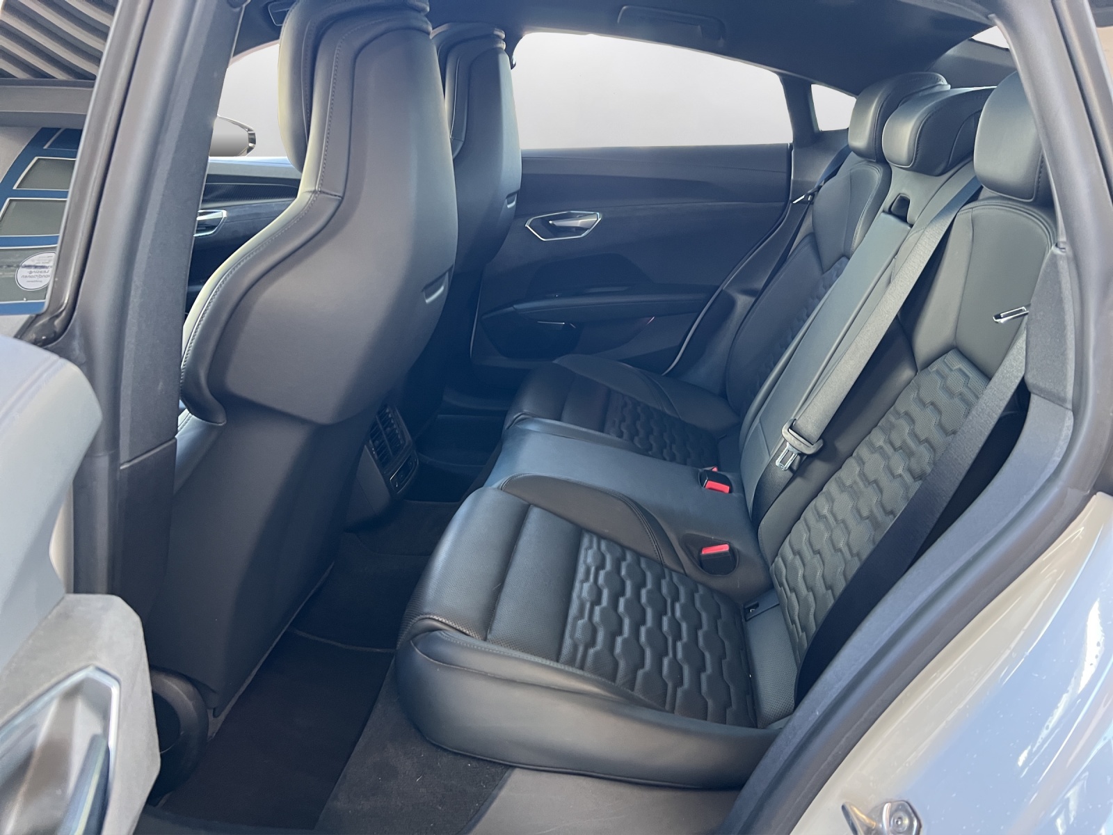 AUDI e-tron GT quattro - 11