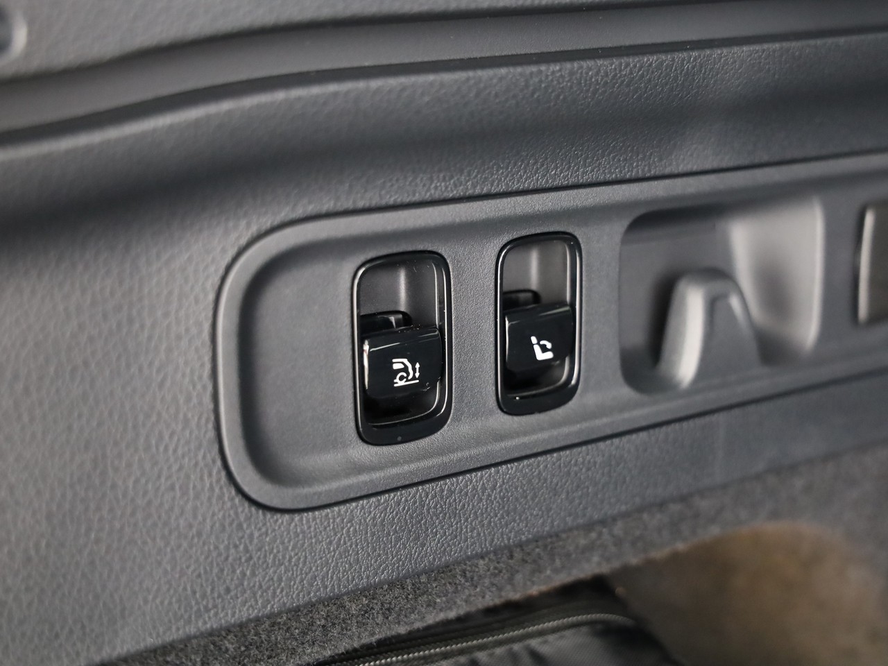MERCEDES-BENZ GLC 300 4Matic 9G-Tronic - 22