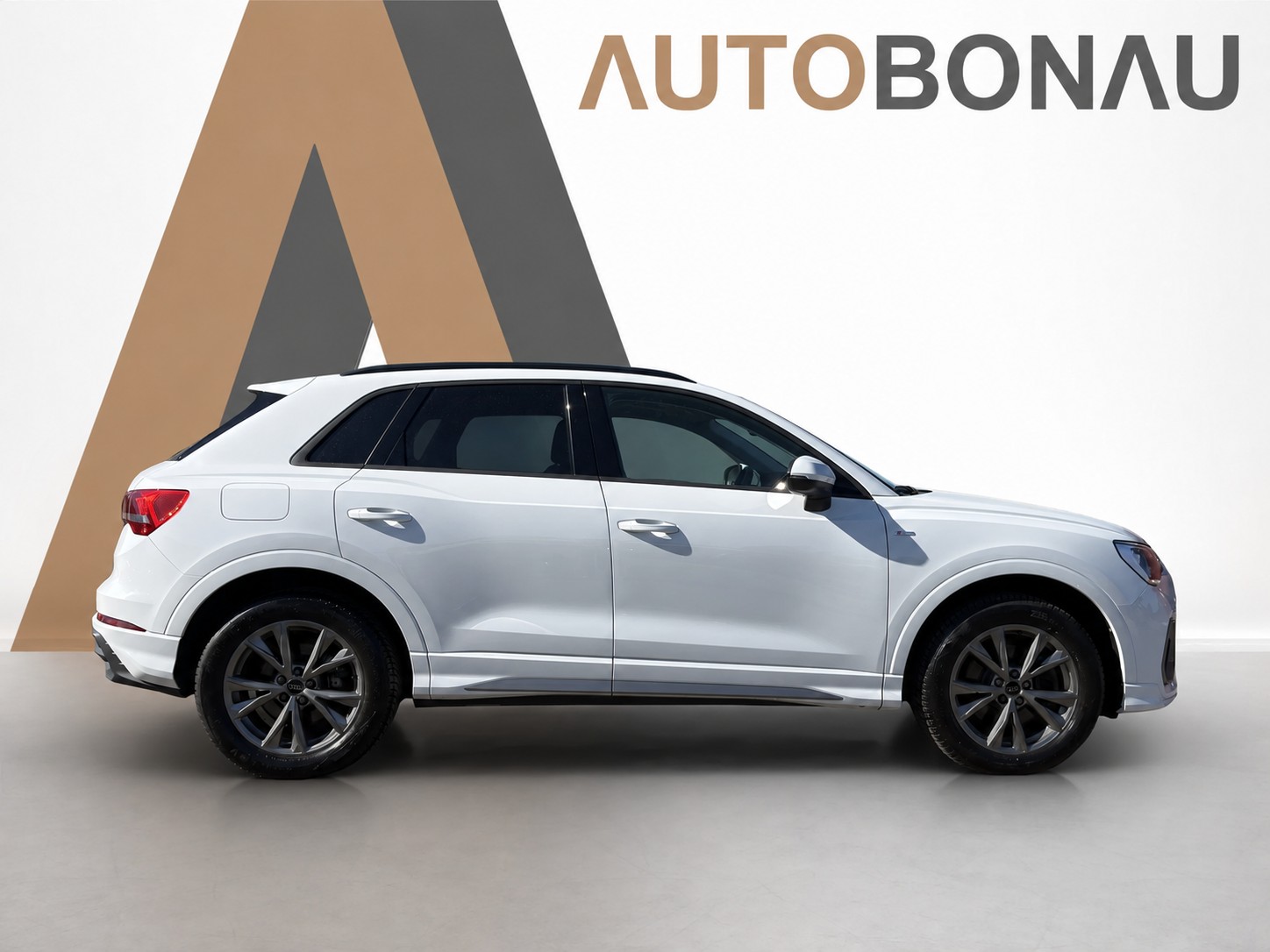 AUDI Q3 2.0 40 TFSI S line quattro S-Tronic Sky black - 5