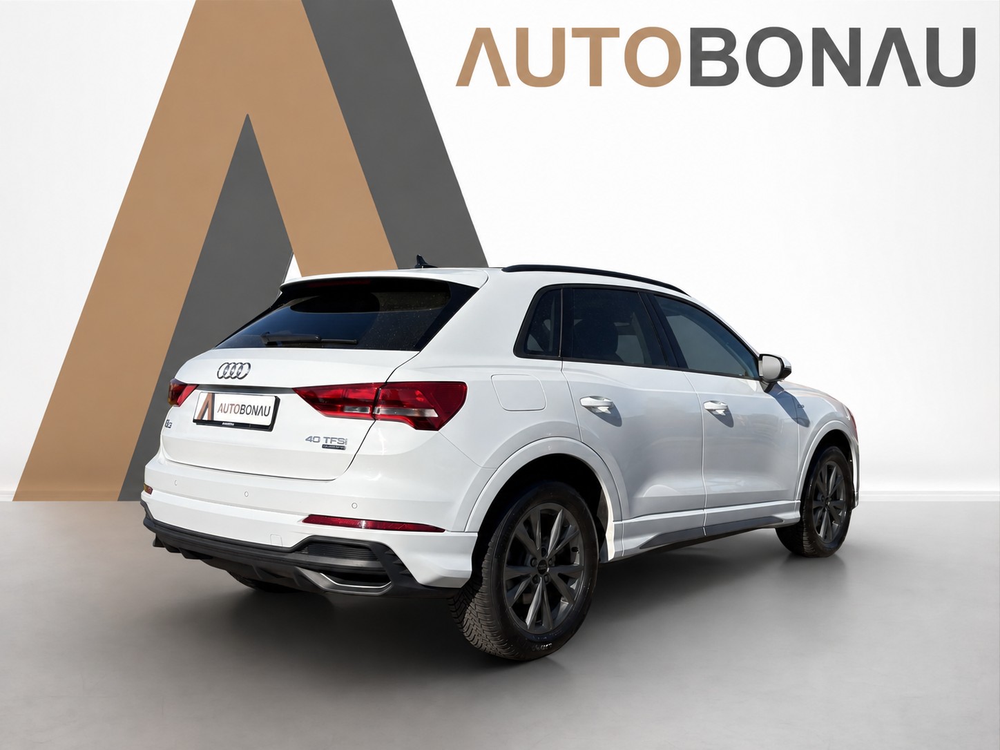 AUDI Q3 2.0 40 TFSI S line quattro S-Tronic Sky black - 34