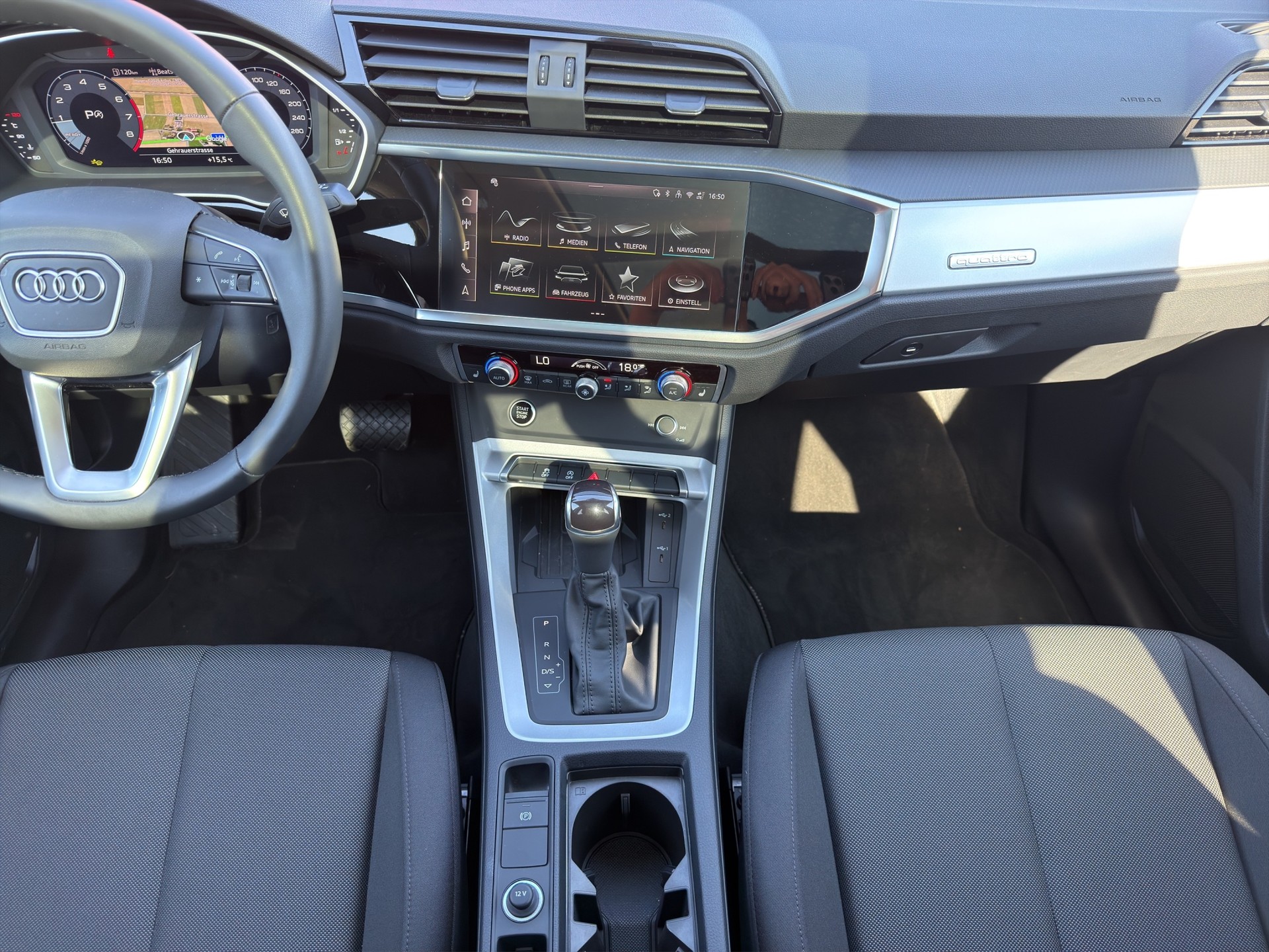 AUDI Q3 2.0 40 TFSI S line quattro S-Tronic Sky black - 19