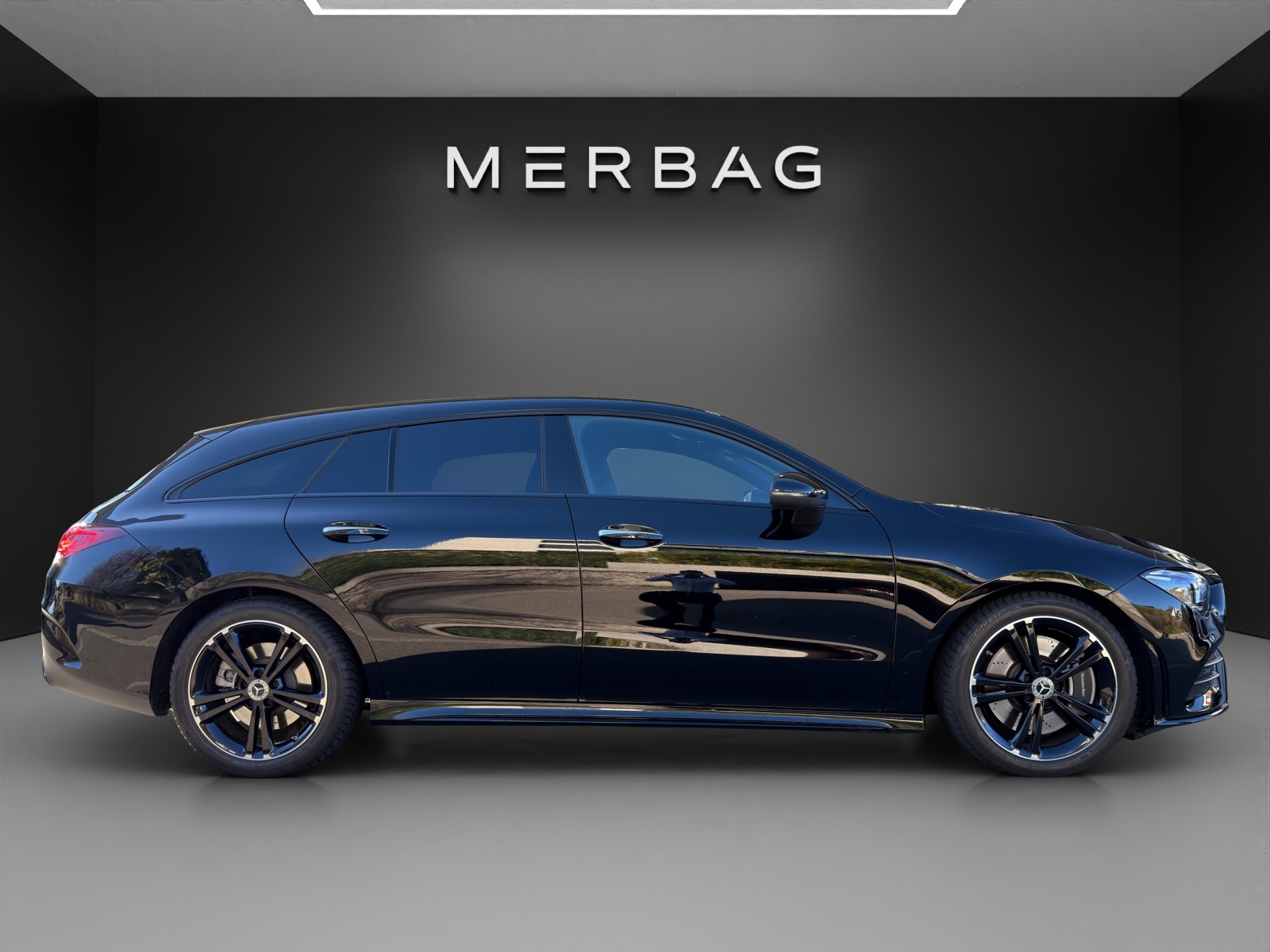 MERCEDES-BENZ CLA Shooting Brake 250 4Matic 7G-DCT AMG Line - 2