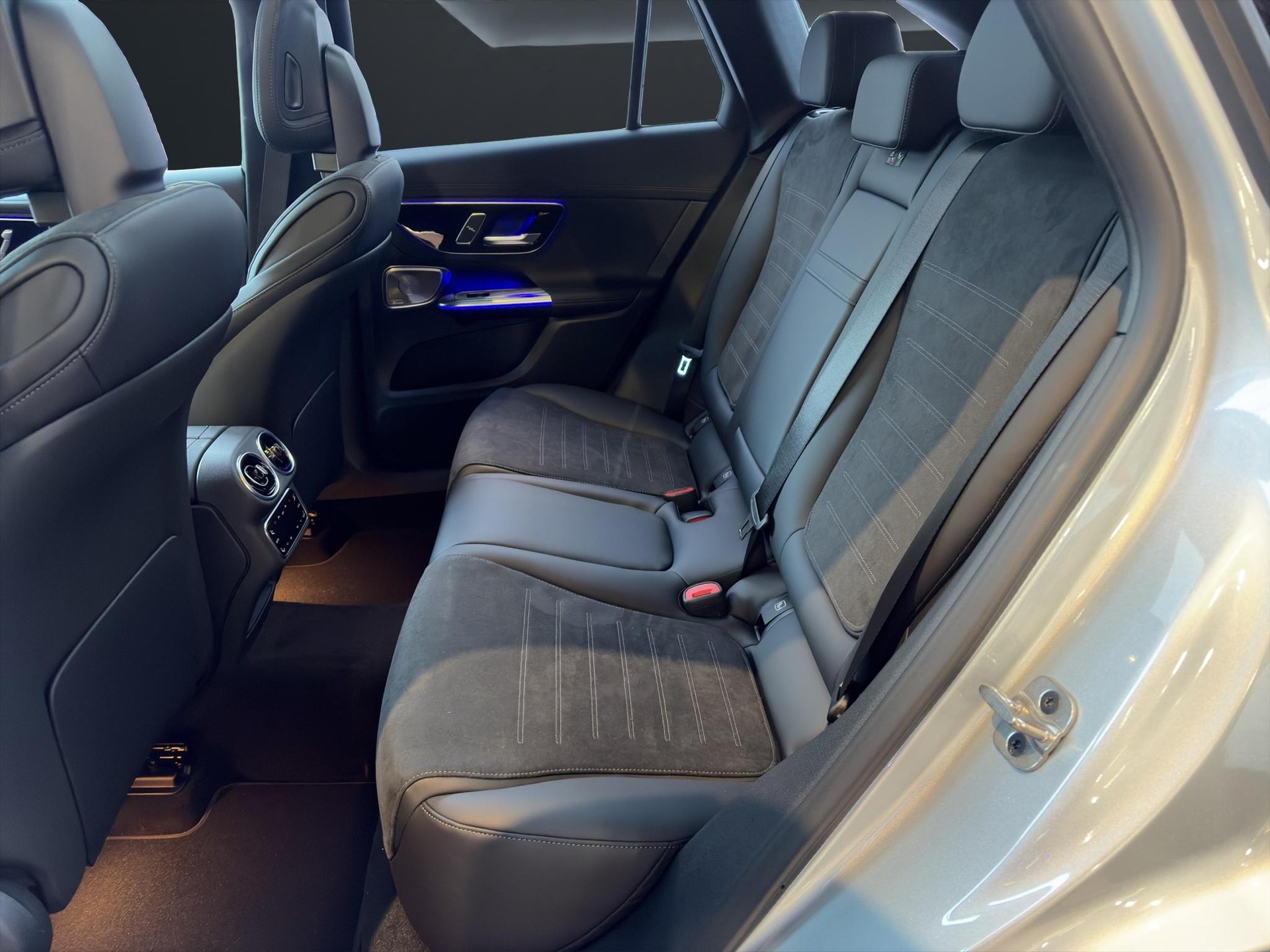 MERCEDES-BENZ GLC 220 d AMG Line 4matic - 8