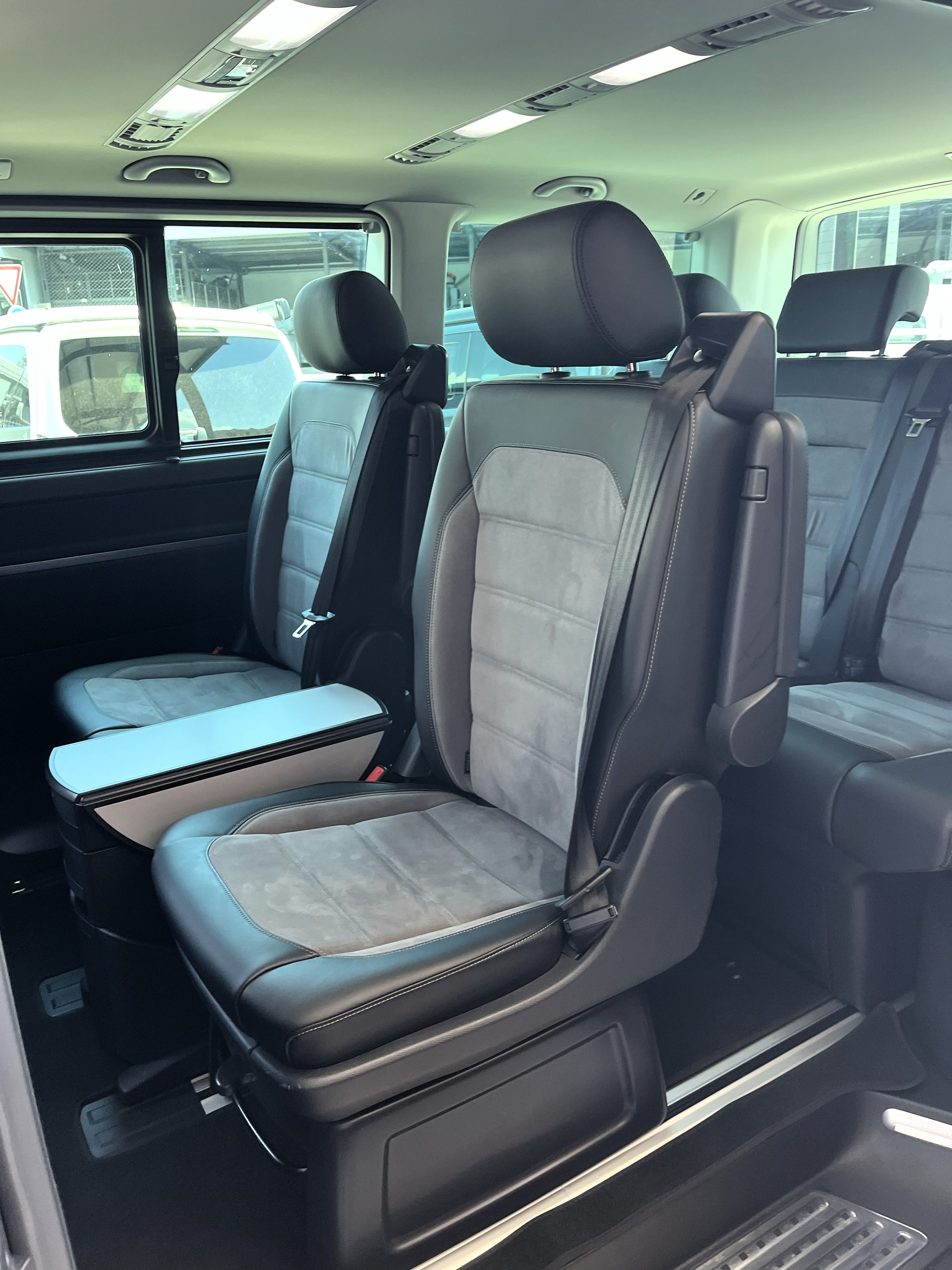 VW T6.1 Multivan 2.0 Bi-TDI Highline Liberty 4Mot. DSG - 16