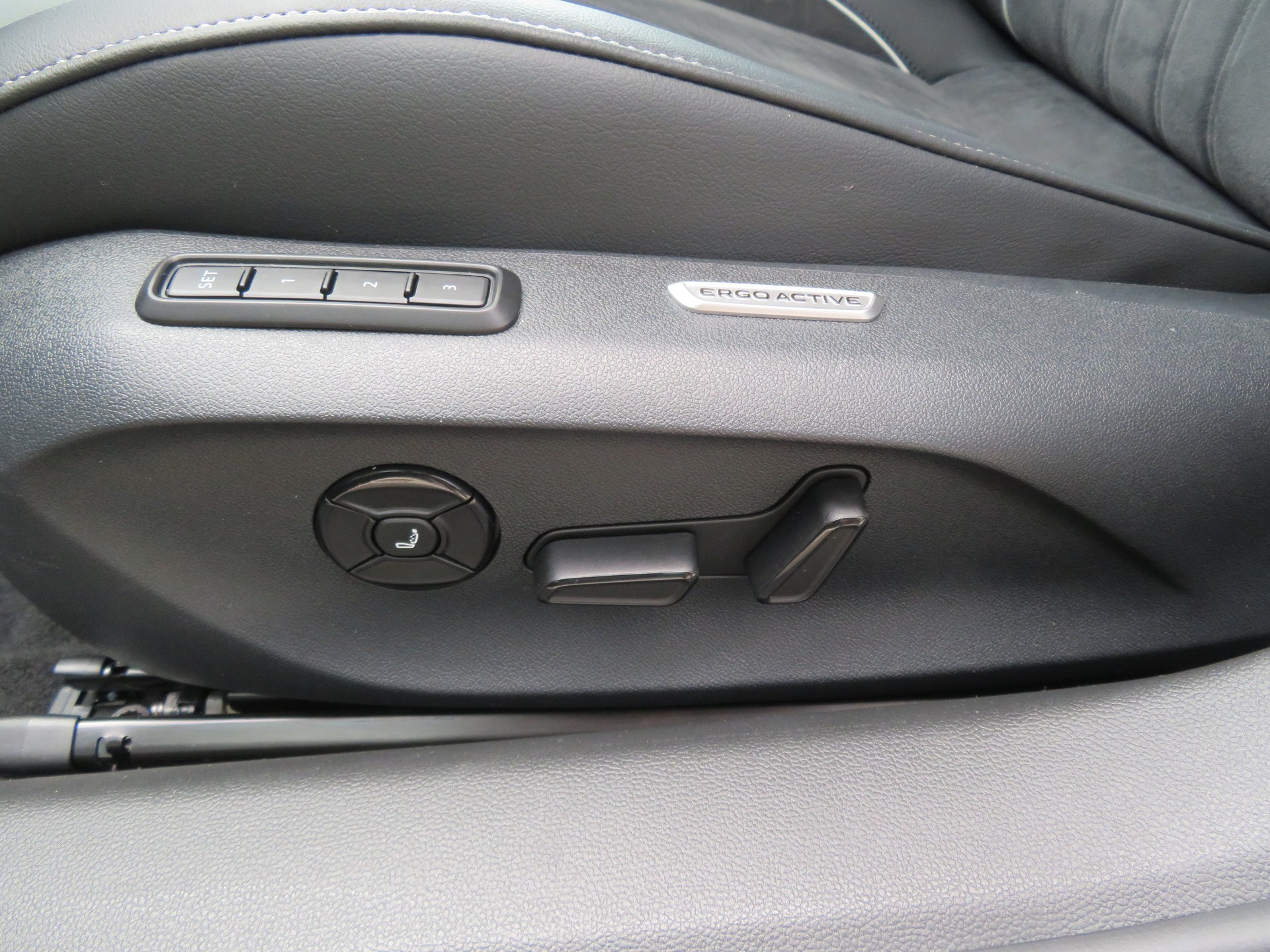 VW Passat Variant 1.5 eTSI evo2 Business DSG - 6