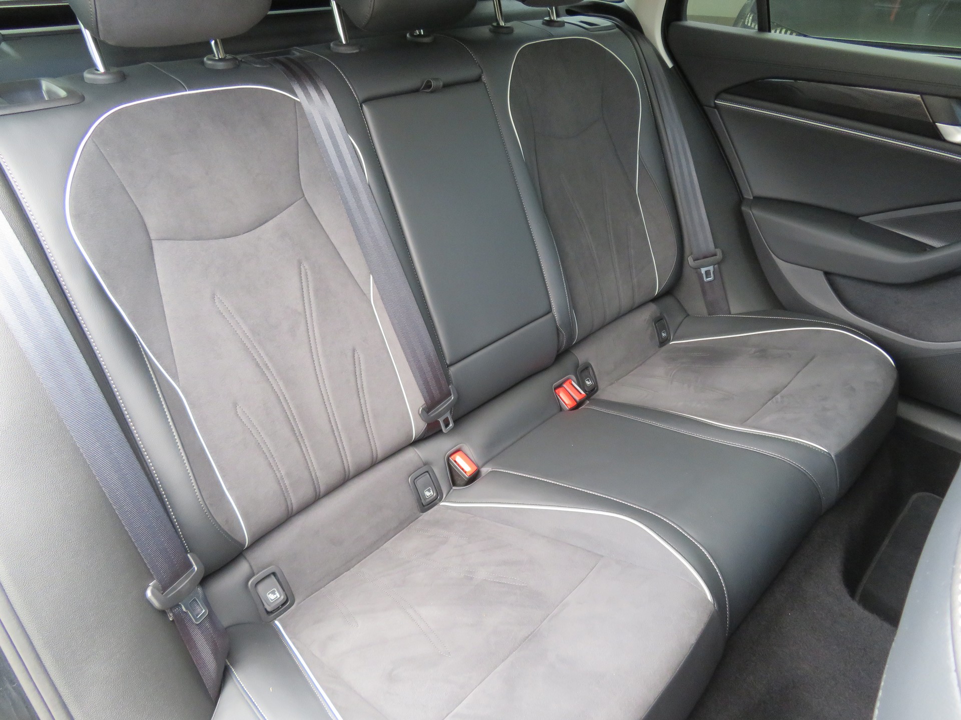 VW Passat Variant 1.5 eTSI evo2 Business DSG - 13