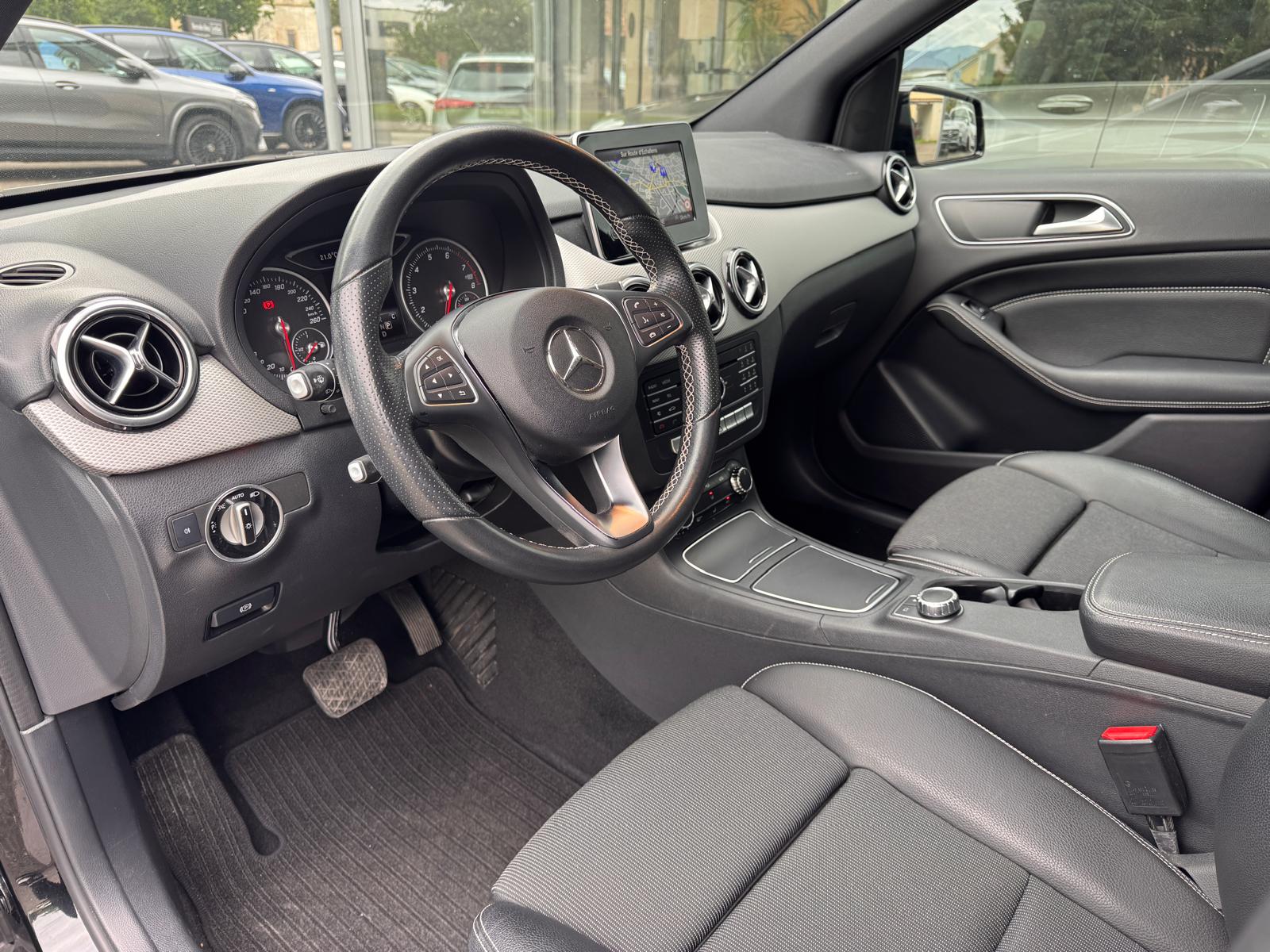 MERCEDES-BENZ B 200 Night Star 7G-DCT - 10