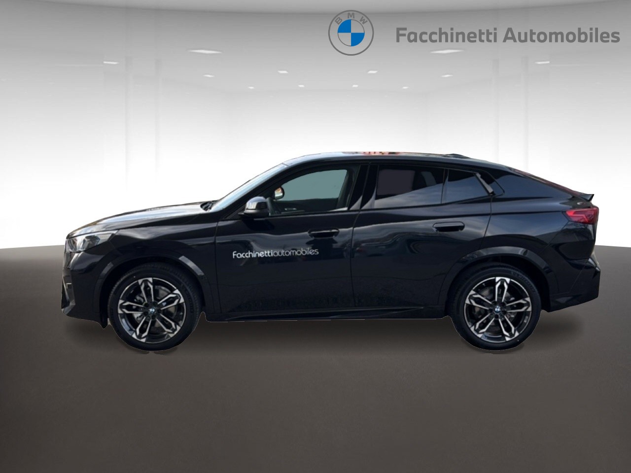 BMW iX2 eDrive 20 M Sport - 2