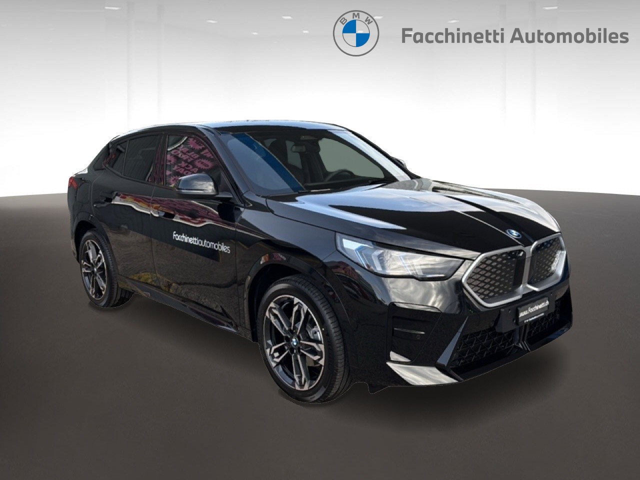 BMW iX2 eDrive 20 M Sport - 6