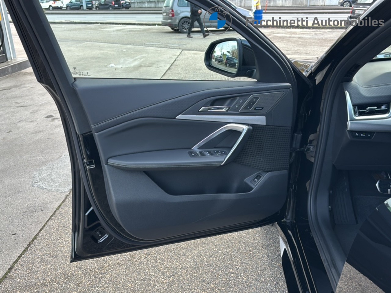 BMW iX2 eDrive 20 M Sport - 10