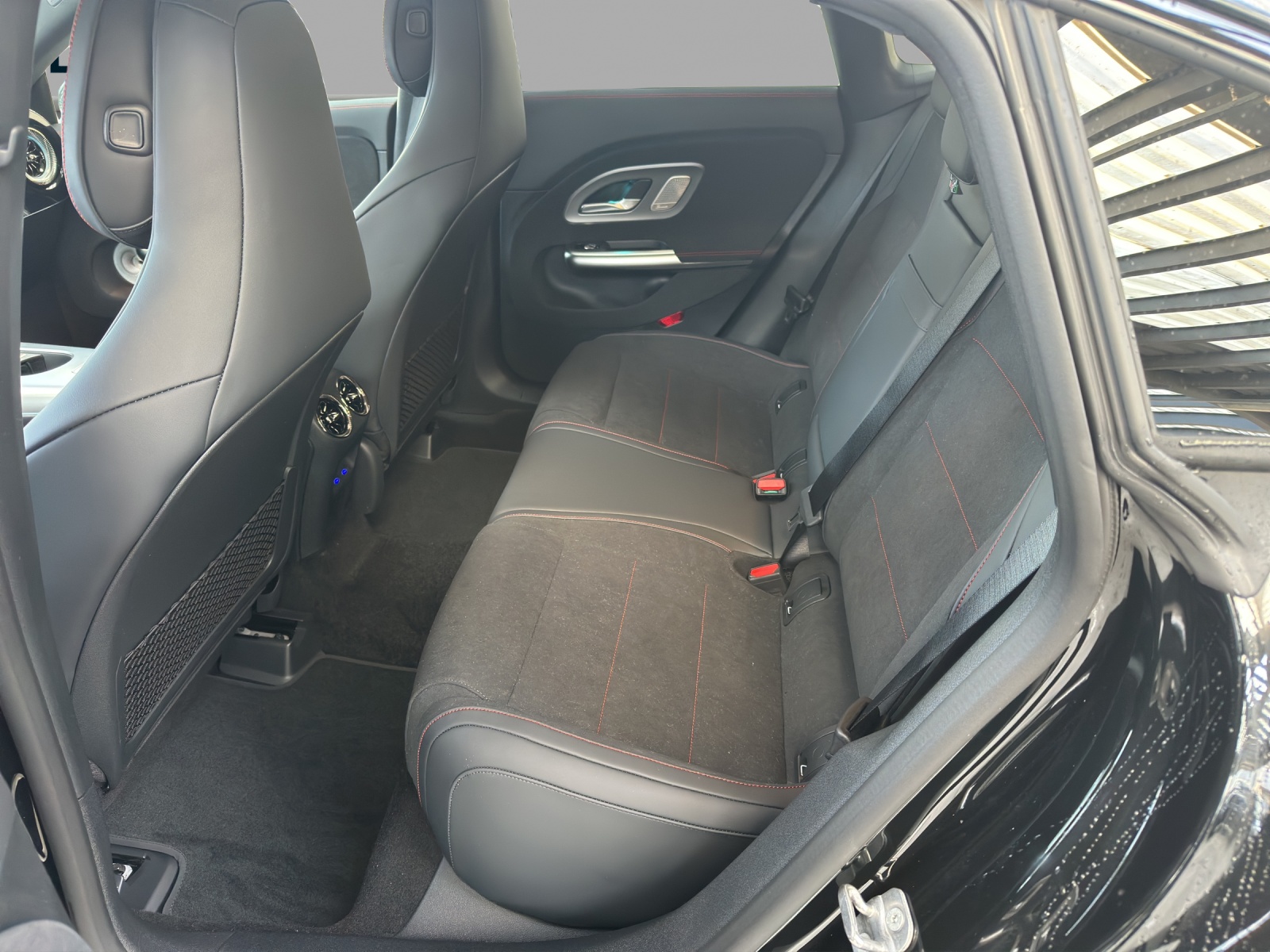MERCEDES-BENZ CLA 220 8G-DCT 4Matic - 14