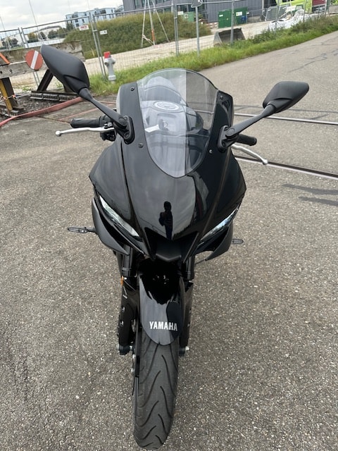 YAMAHA YZF-R3 - 4