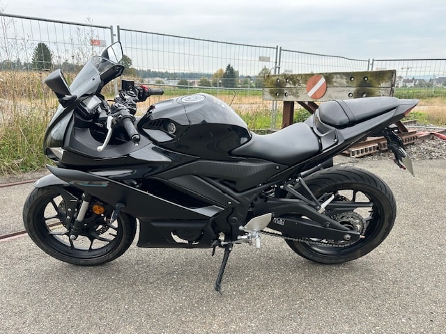 YAMAHA YZF-R3 - 6