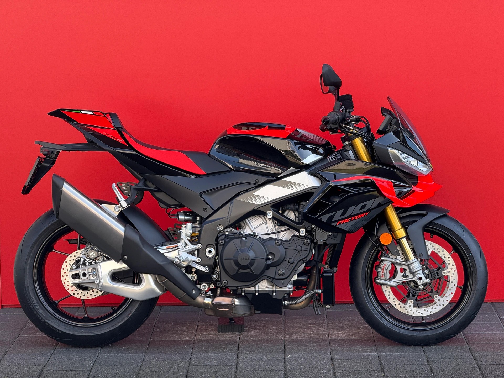 APRILIA Tuono V4 1100 Factory - 1