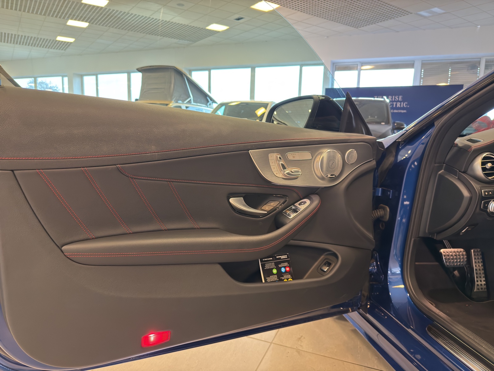MERCEDES-BENZ C 200 Coupé 4Matic AMG Line + Premium + 9G-Tronic - 8