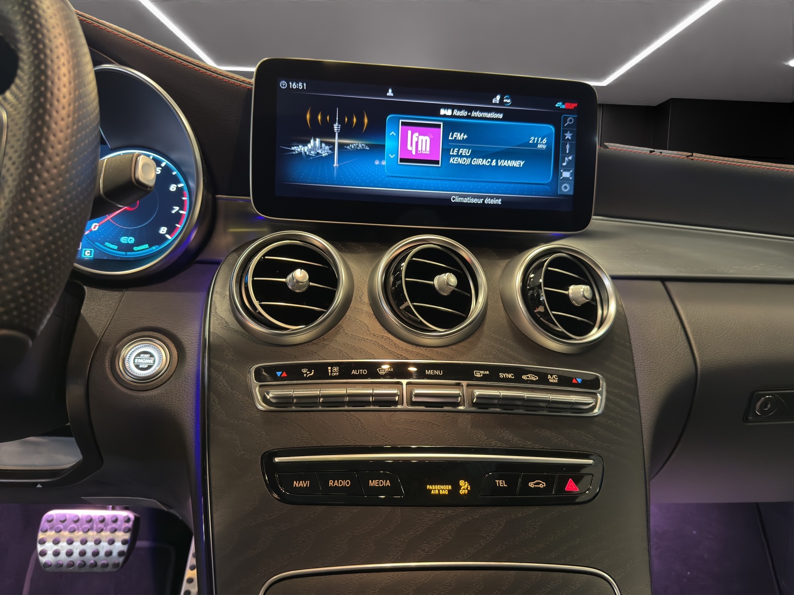 MERCEDES-BENZ C 200 Coupé 4Matic AMG Line + Premium + 9G-Tronic - 15