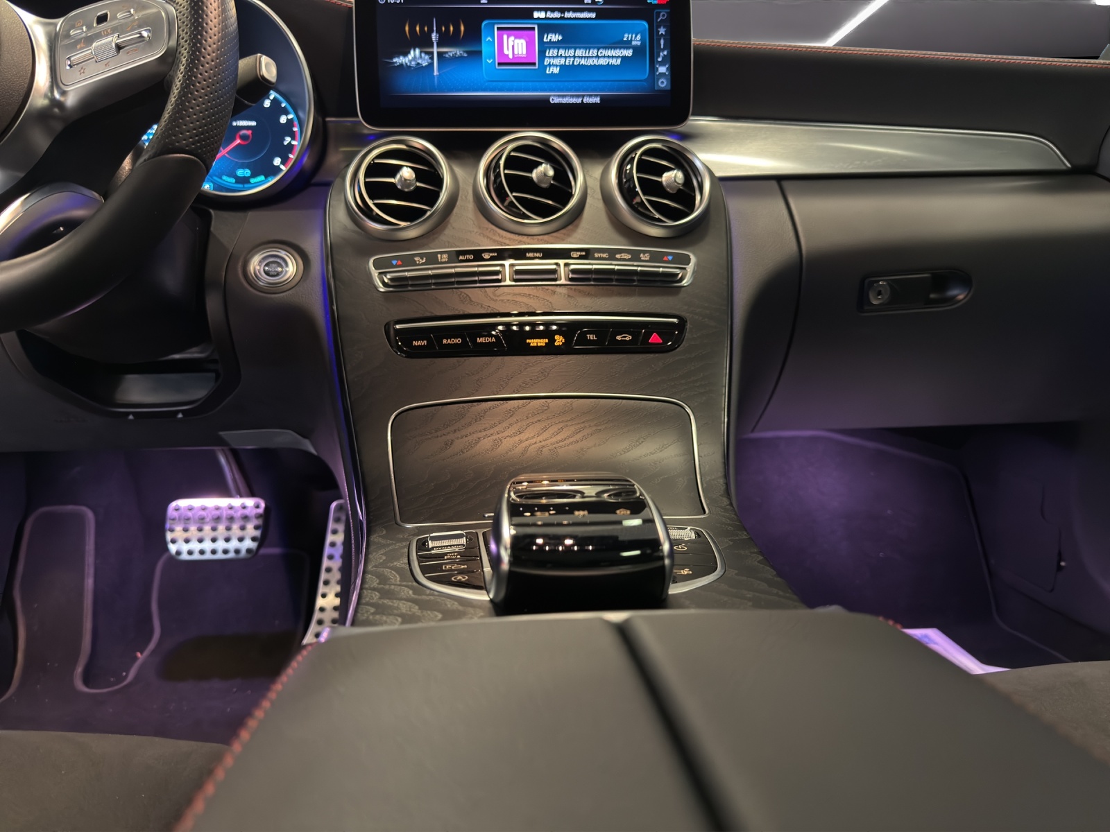 MERCEDES-BENZ C 200 Coupé 4Matic AMG Line + Premium + 9G-Tronic - 13