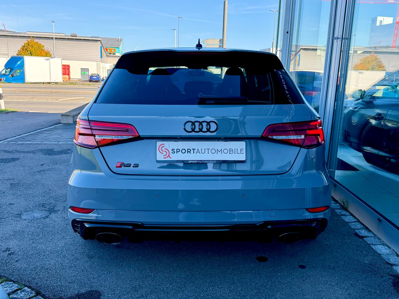 Audi RS3 Sportback 2.5 TSI quattro S-tronic, Bild 10