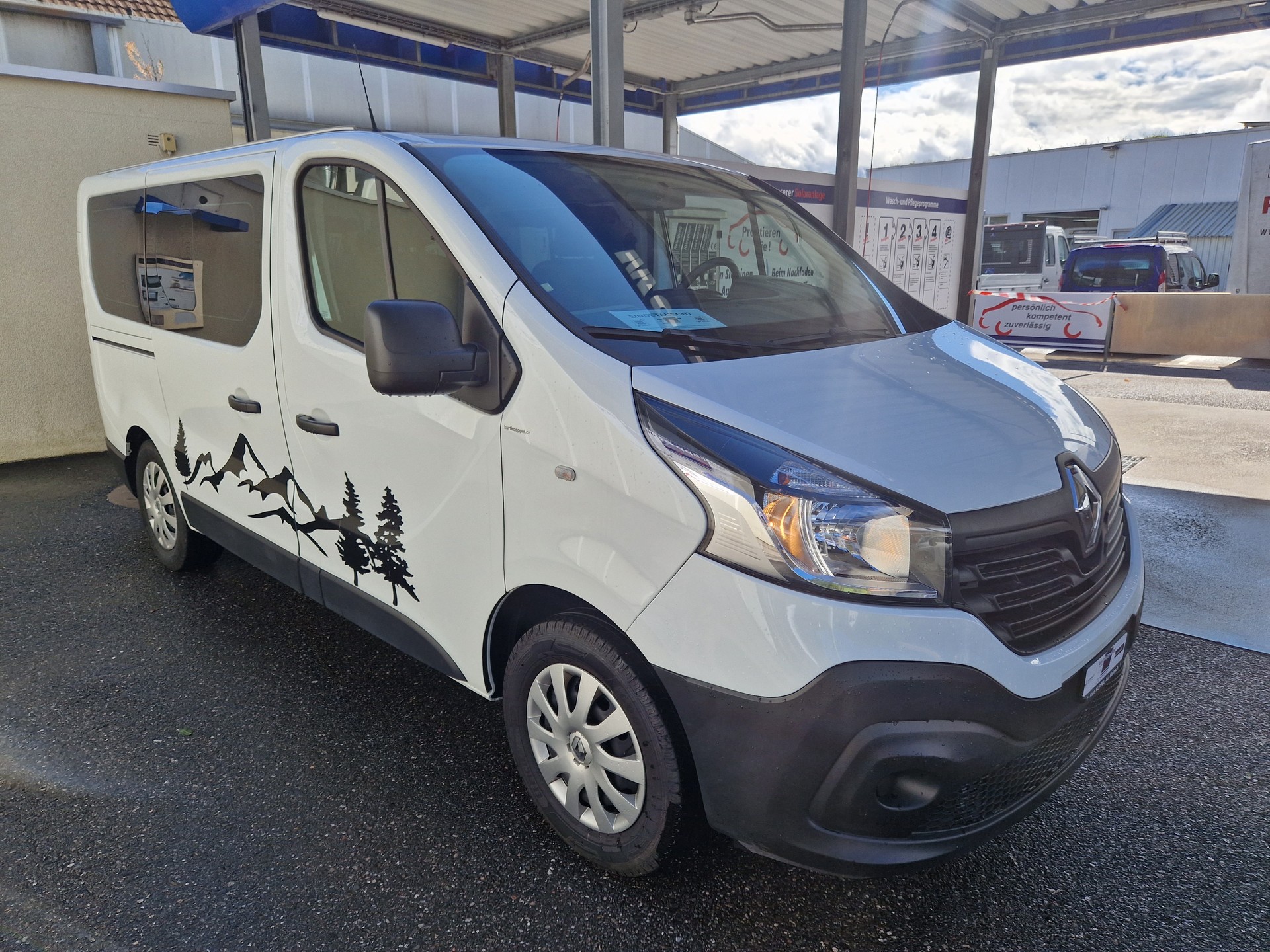 RENAULT TRAFIC 8 / 5er Campervan - 3