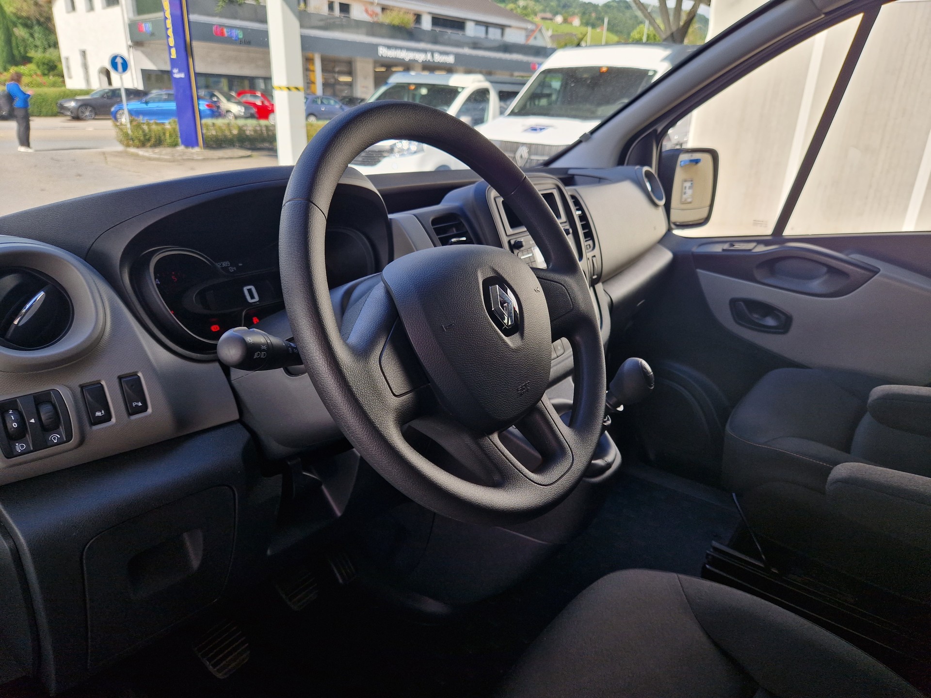 RENAULT TRAFIC 8 / 5er Campervan - 7