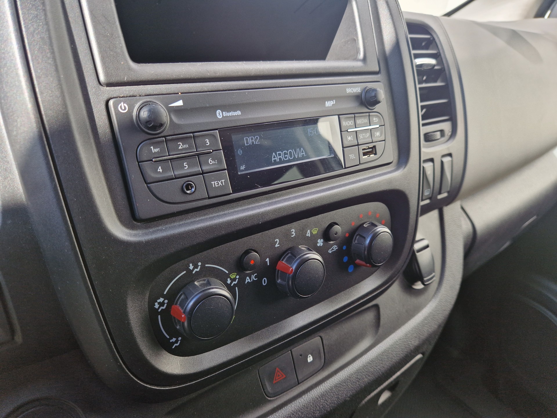RENAULT TRAFIC 8 / 5er Campervan - 11