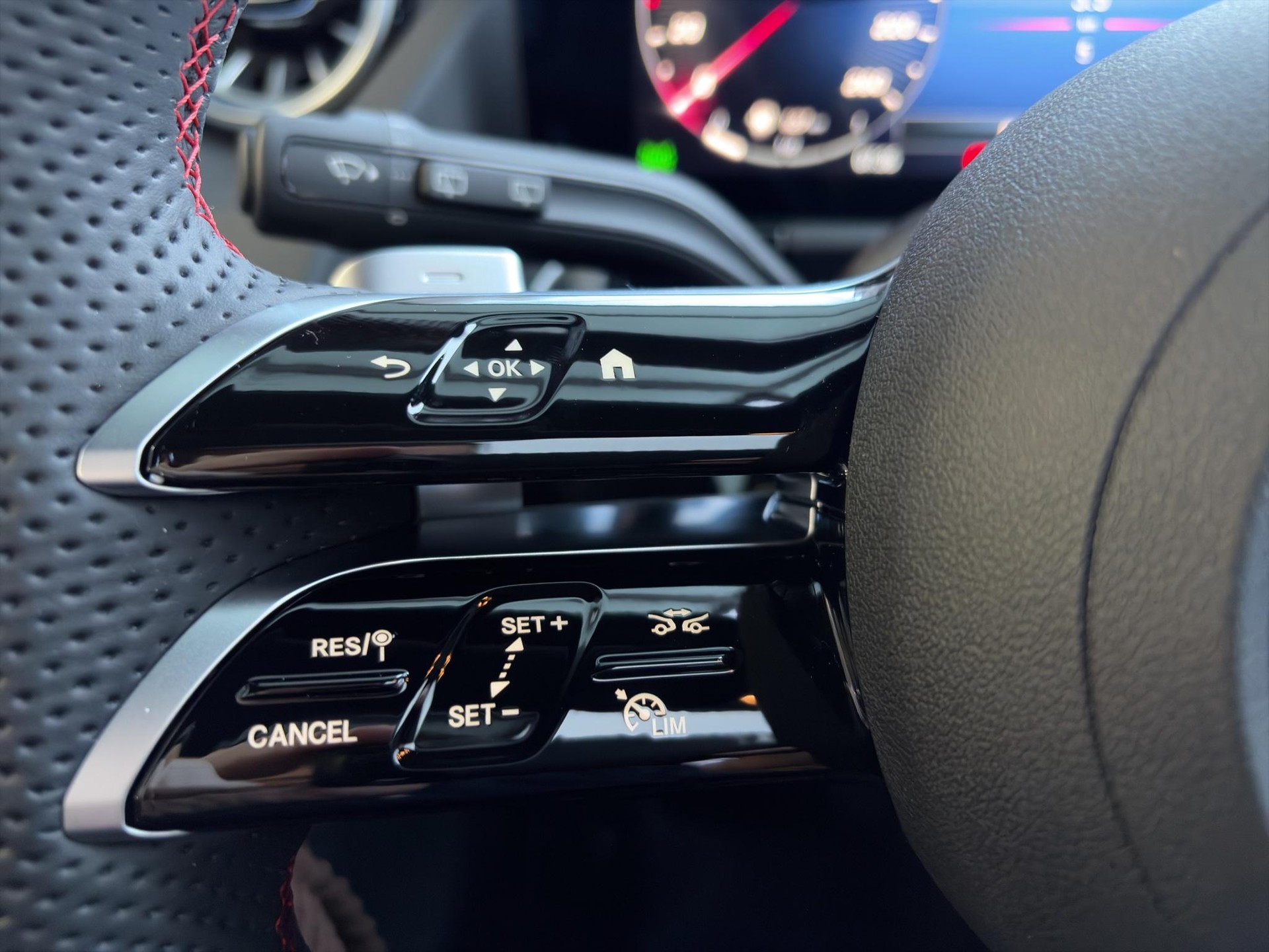 MERCEDES-BENZ GLA 250 Swiss Star AMG Line 4matic - 10