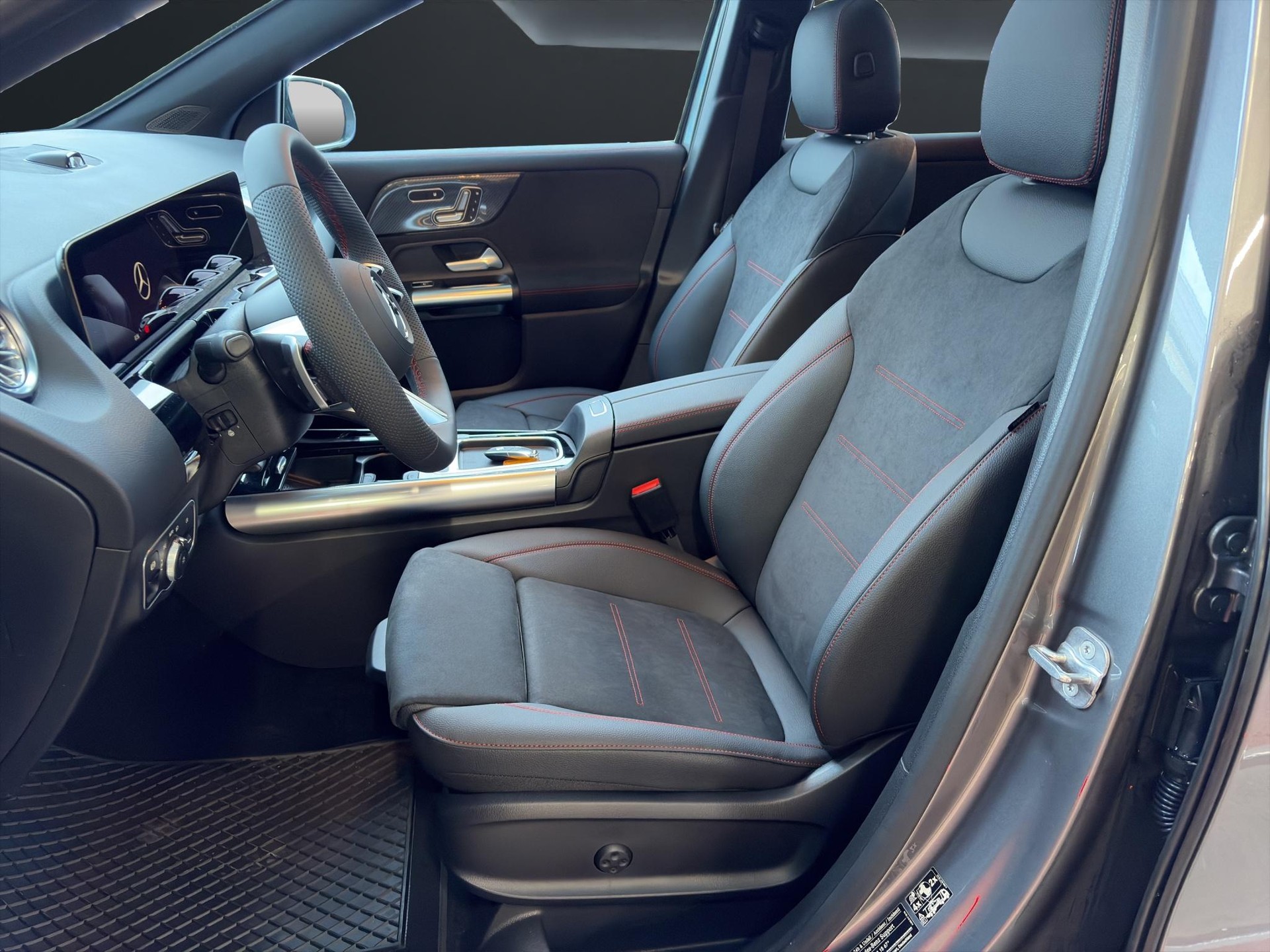 MERCEDES-BENZ GLA 250 Swiss Star AMG Line 4matic - 7