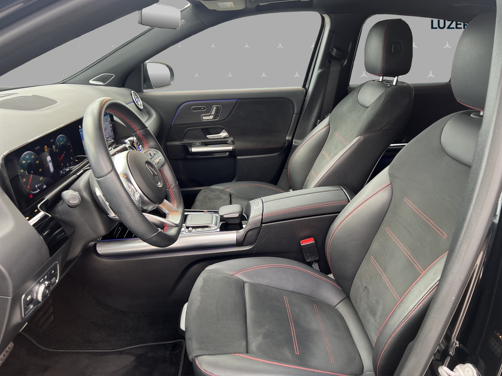 MERCEDES-BENZ GLA 250 4Matic AMG Line 8G-DCT - 8