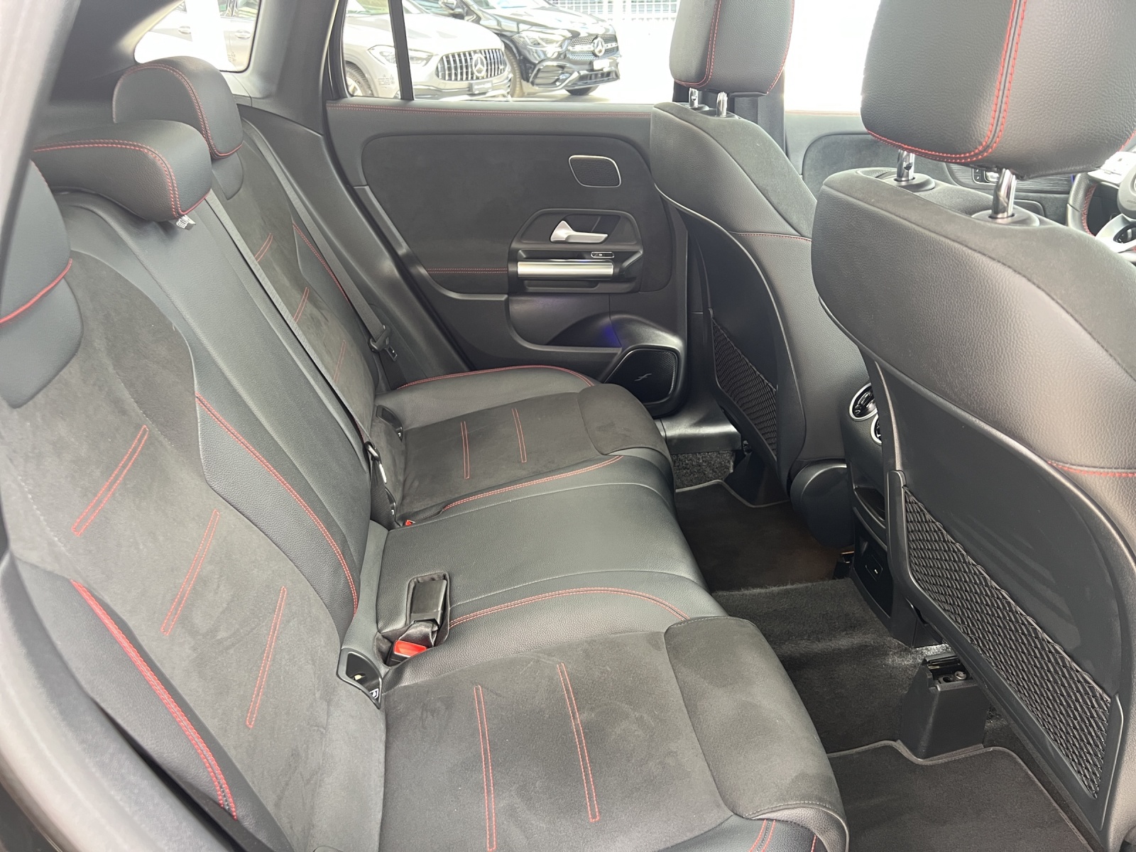 MERCEDES-BENZ GLA 250 4Matic AMG Line 8G-DCT - 16