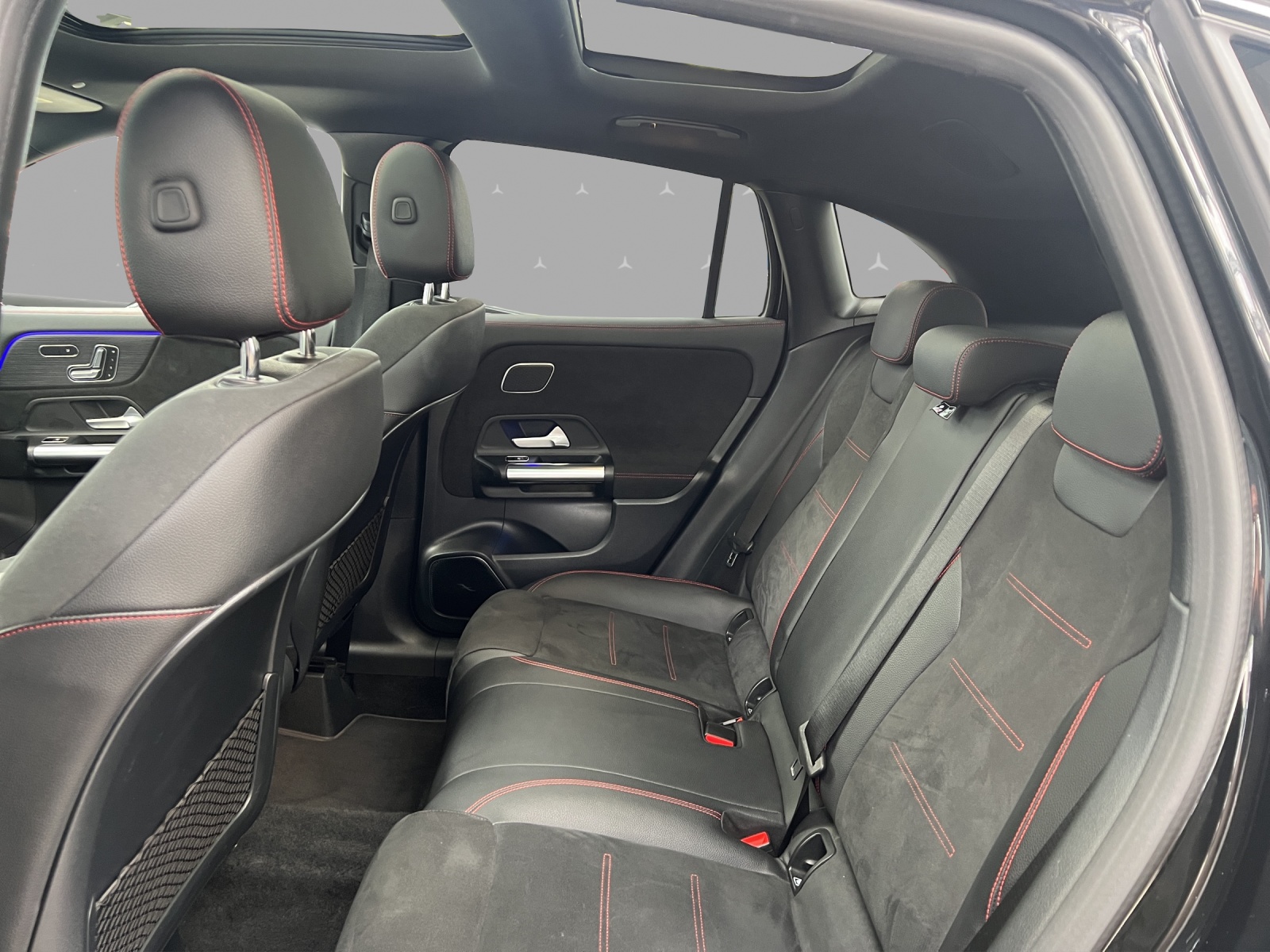 MERCEDES-BENZ GLA 250 4Matic AMG Line 8G-DCT - 14