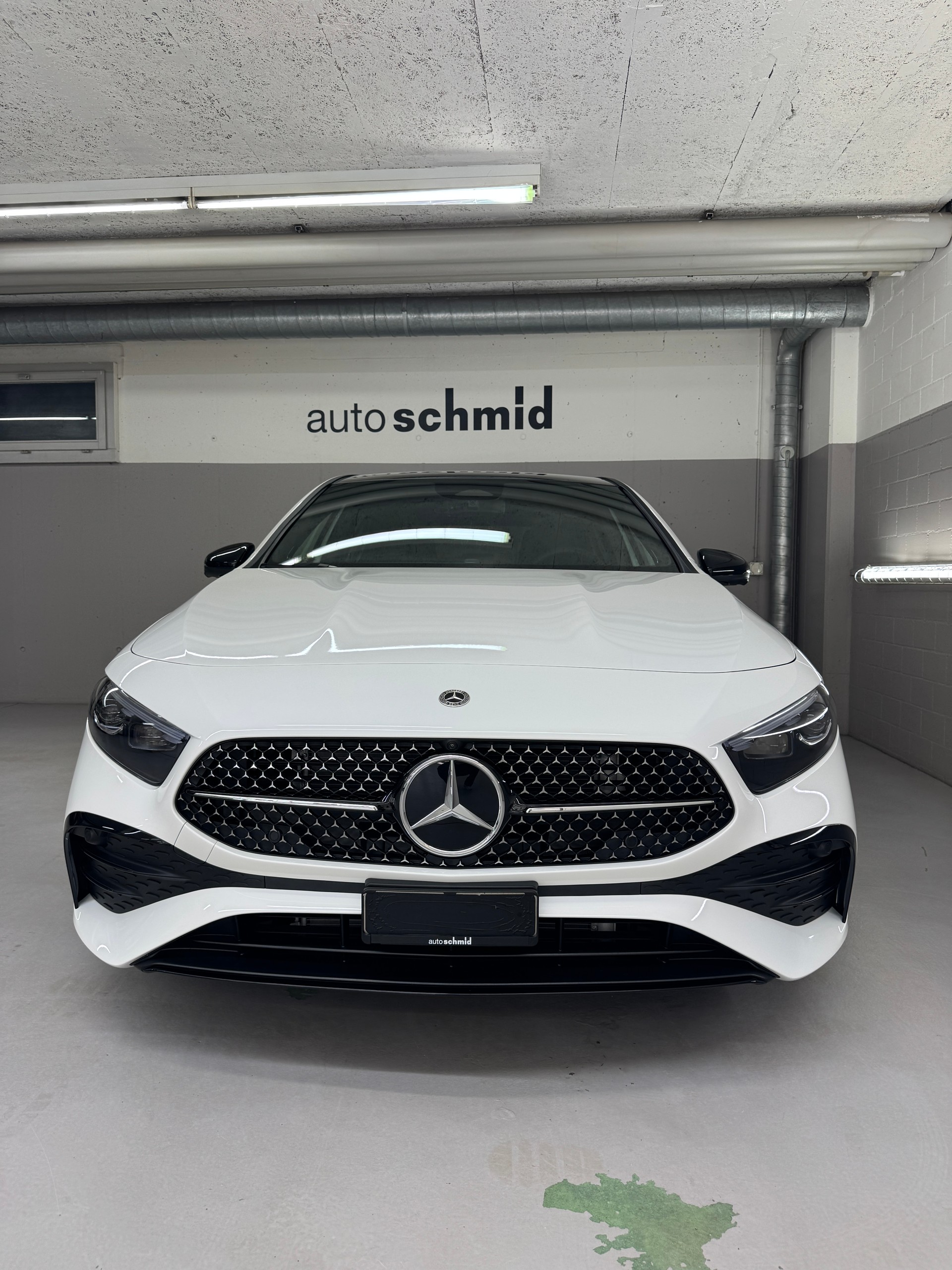 MERCEDES-BENZ A 250 4MATIC Kompaktlimousine - 2