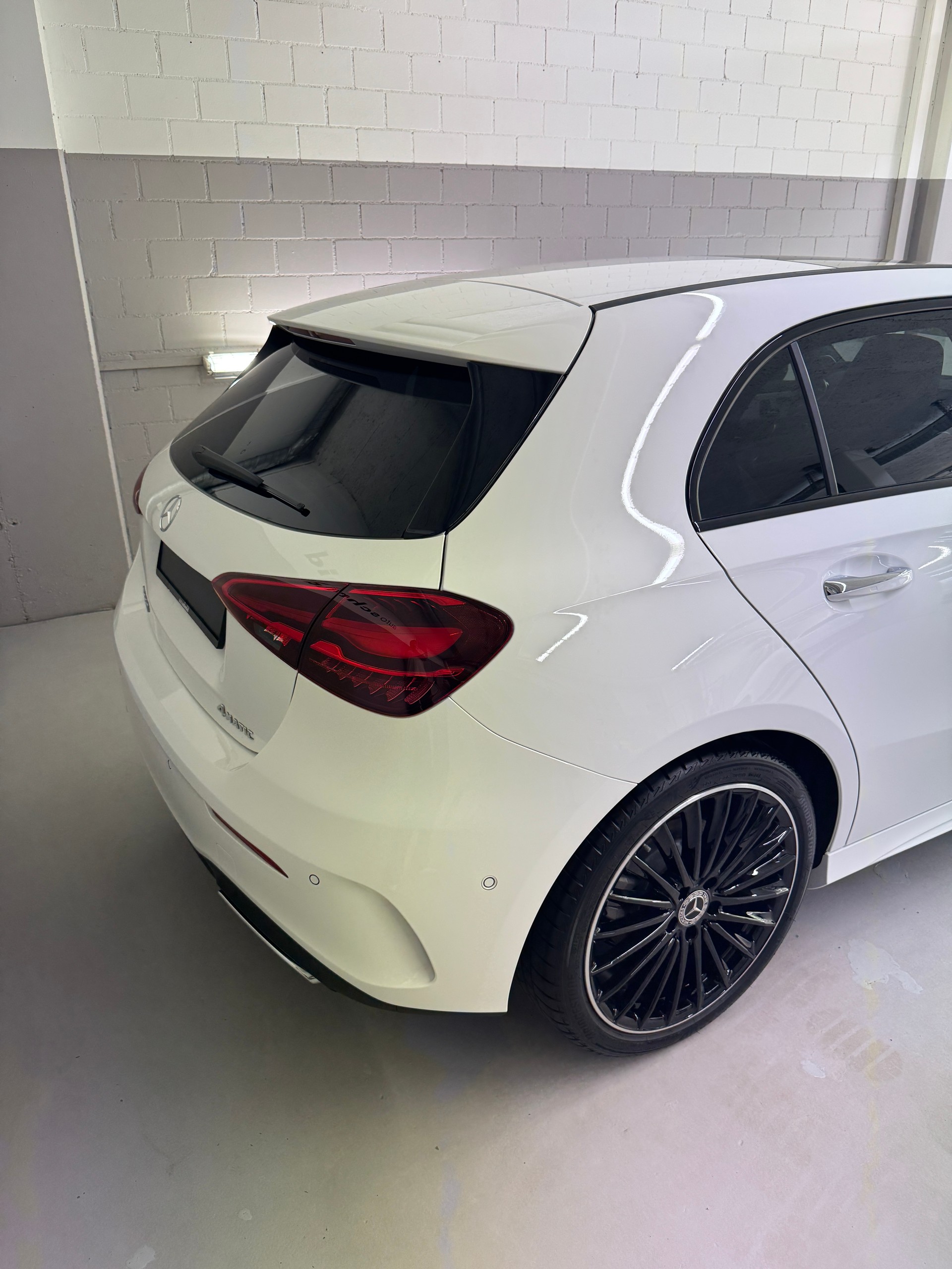 MERCEDES-BENZ A 250 4MATIC Kompaktlimousine - 4