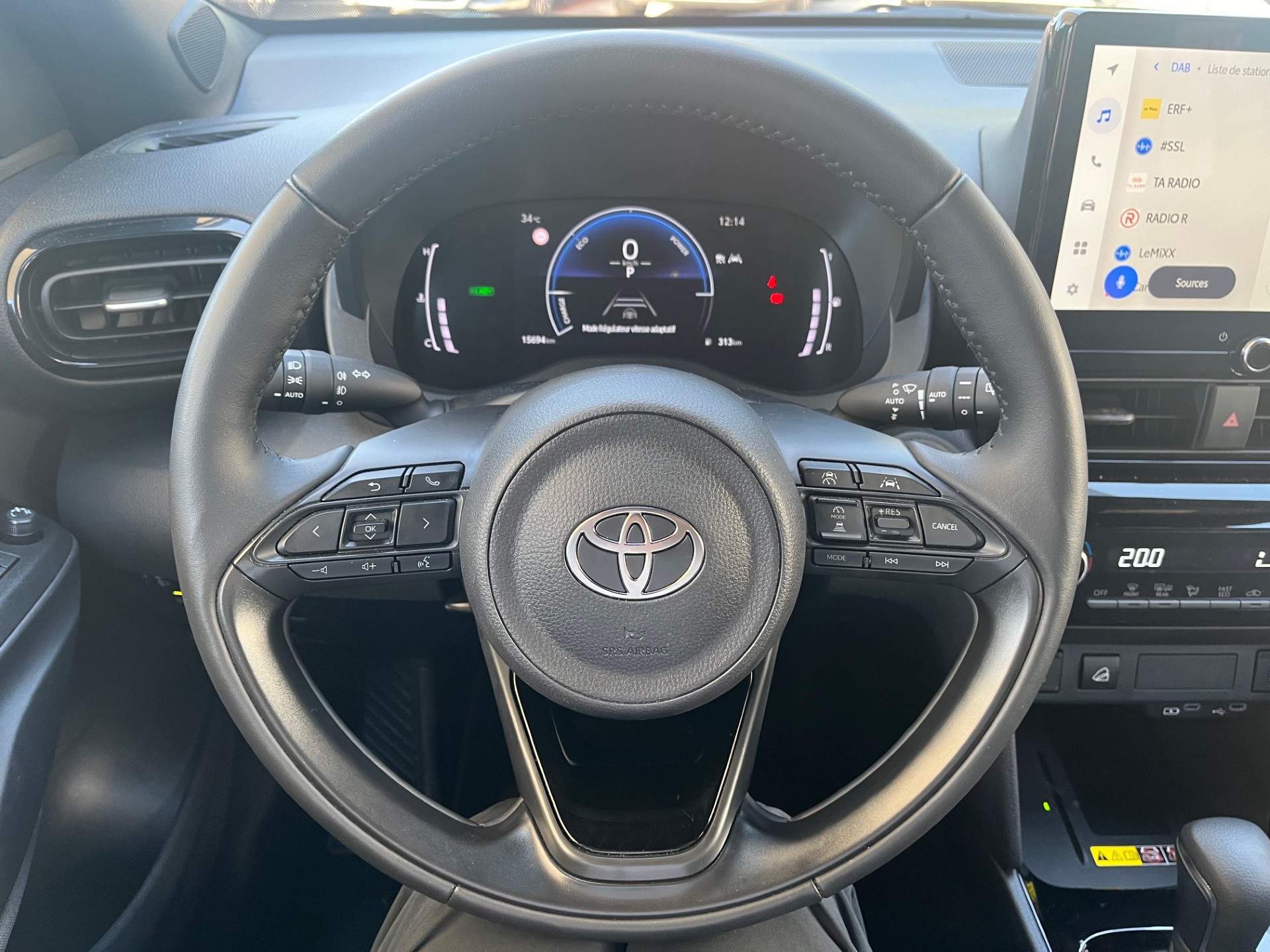 TOYOTA Yaris Cross 1.5 Trend AWDi e-CVT - 12