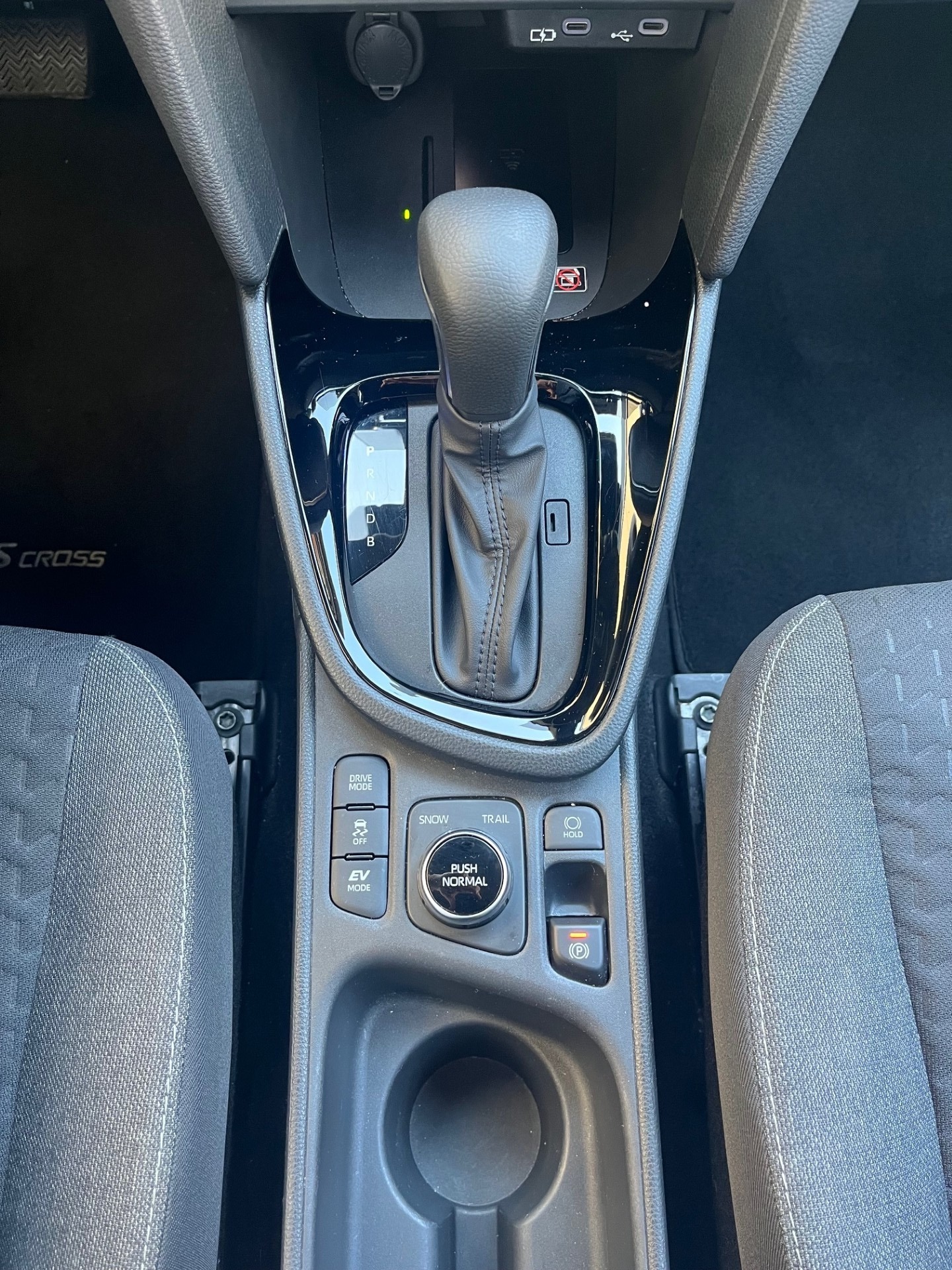 TOYOTA Yaris Cross 1.5 Trend AWDi e-CVT - 14