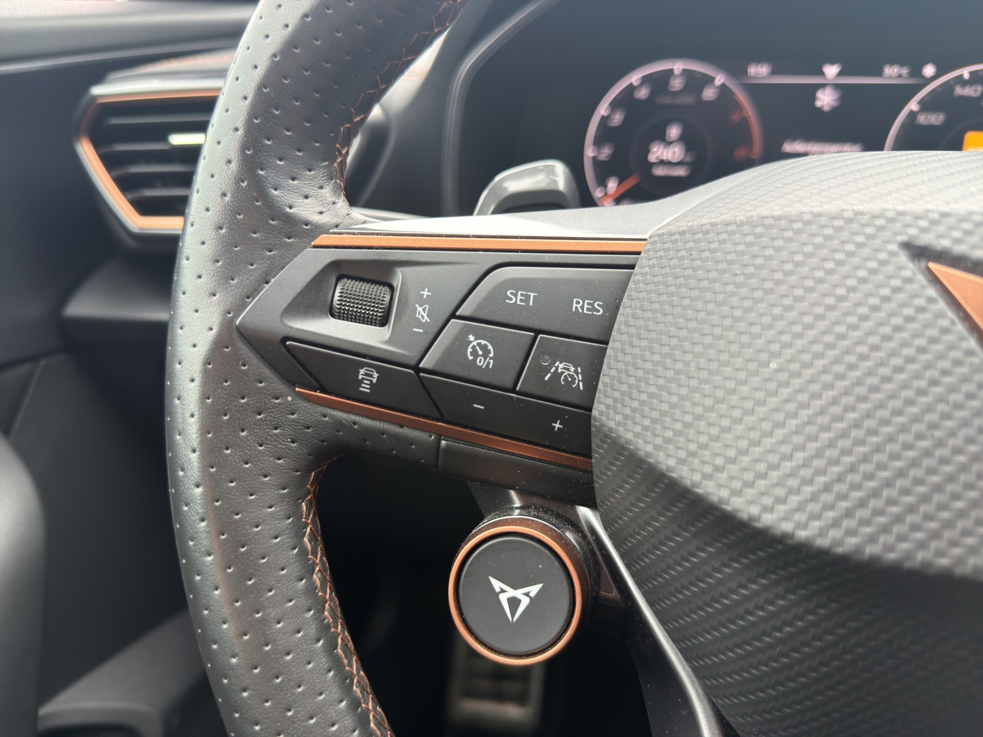 CUPRA Formentor 2.0 TSI VZ 4Drive DSG - 25