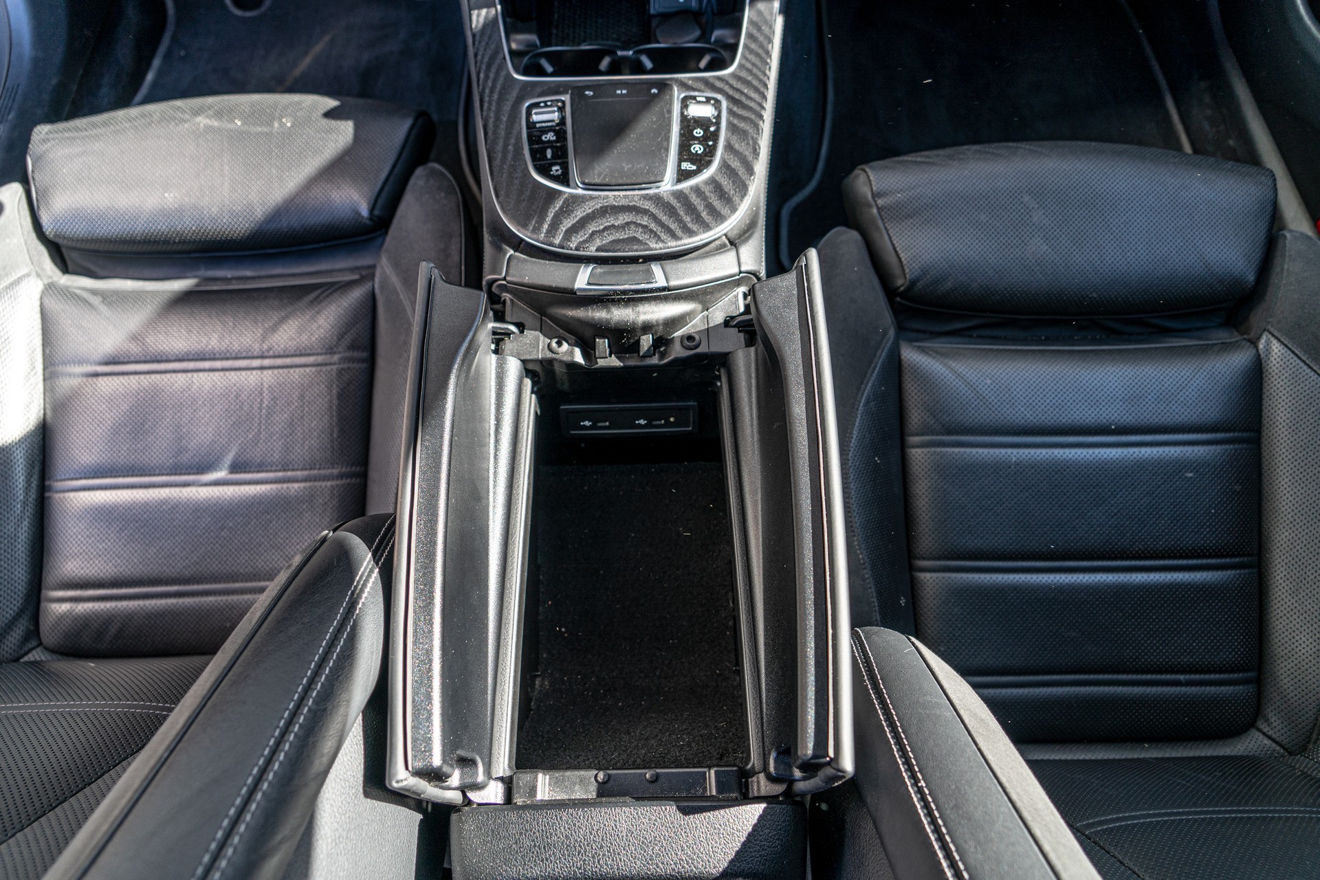 MERCEDES-BENZ AMG E 53 4Matic+ Speedshift 9G-TCT - 23