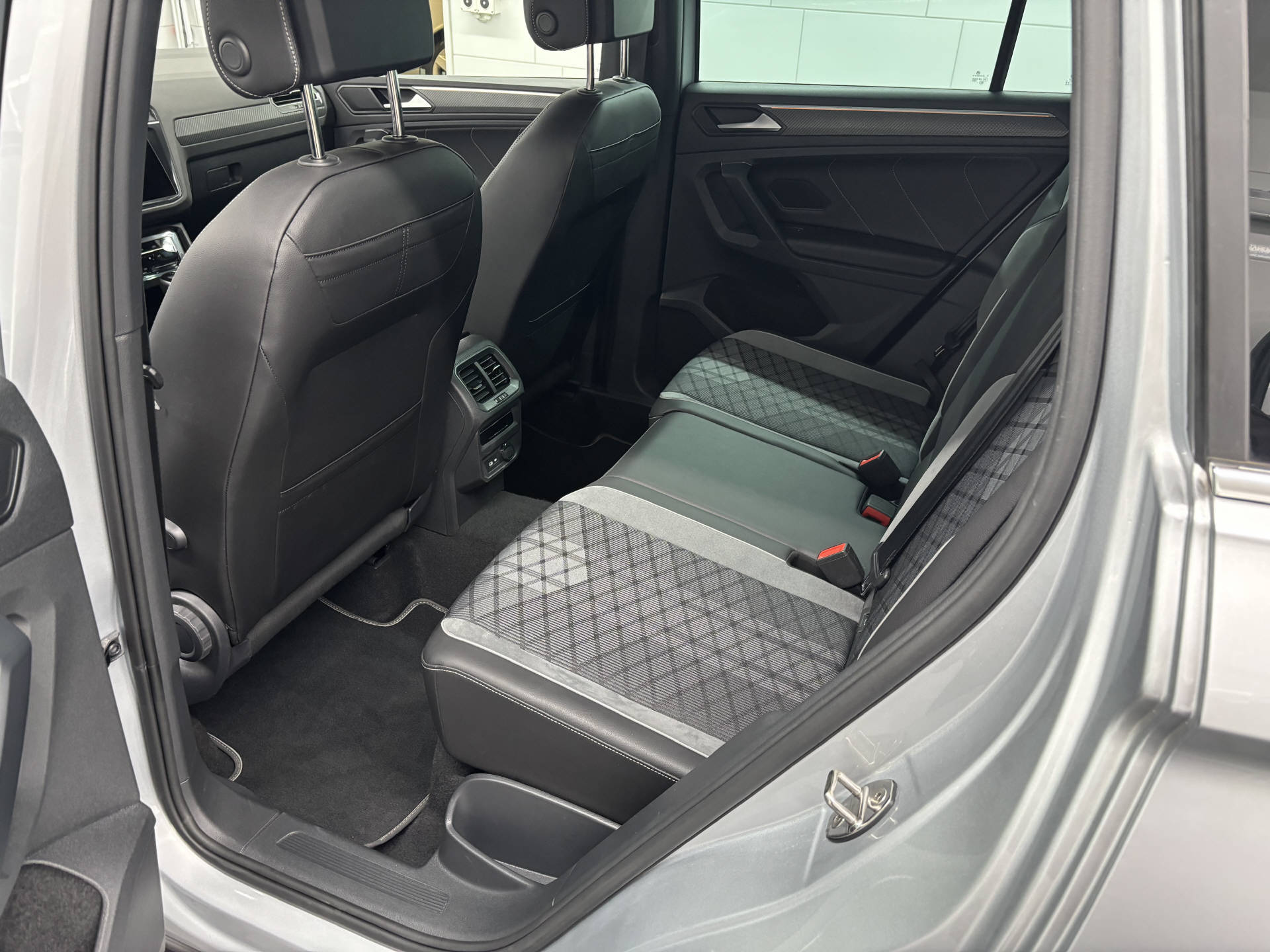 VW Tiguan 1.4 TSI PHEV R-Line DSG 2WD - 5