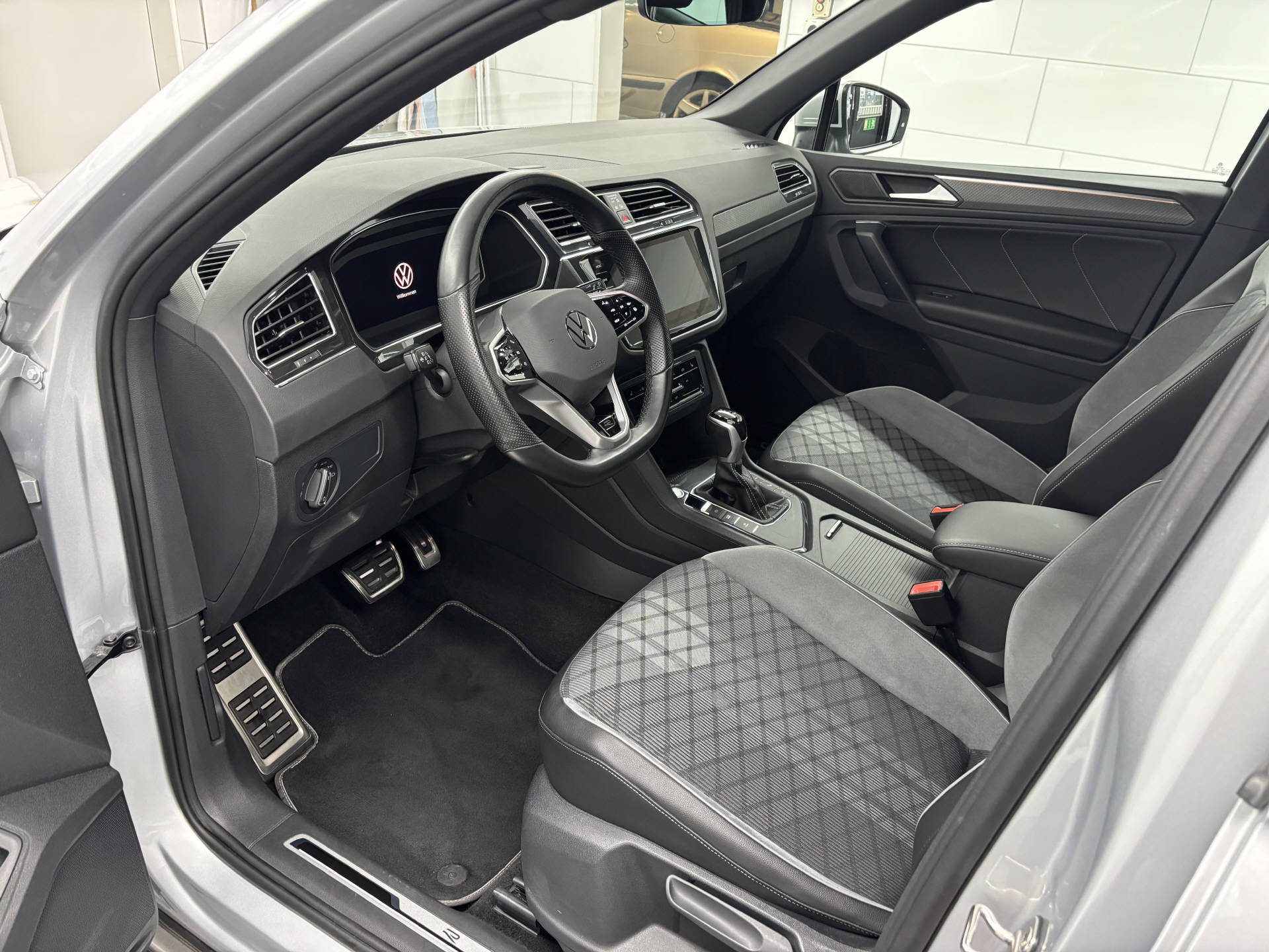 VW Tiguan 1.4 TSI PHEV R-Line DSG 2WD - 4
