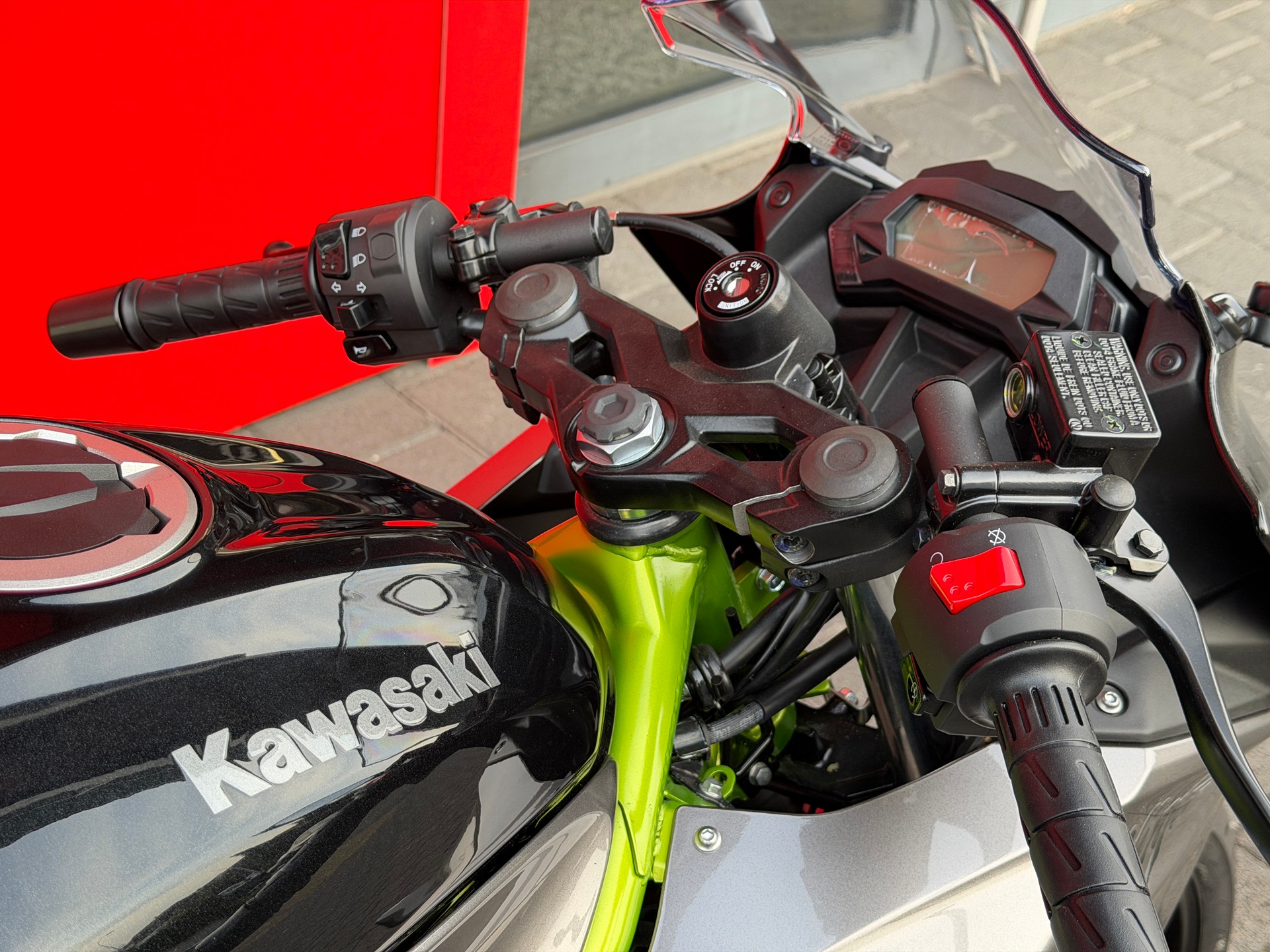 KAWASAKI Ninja 125 - 8